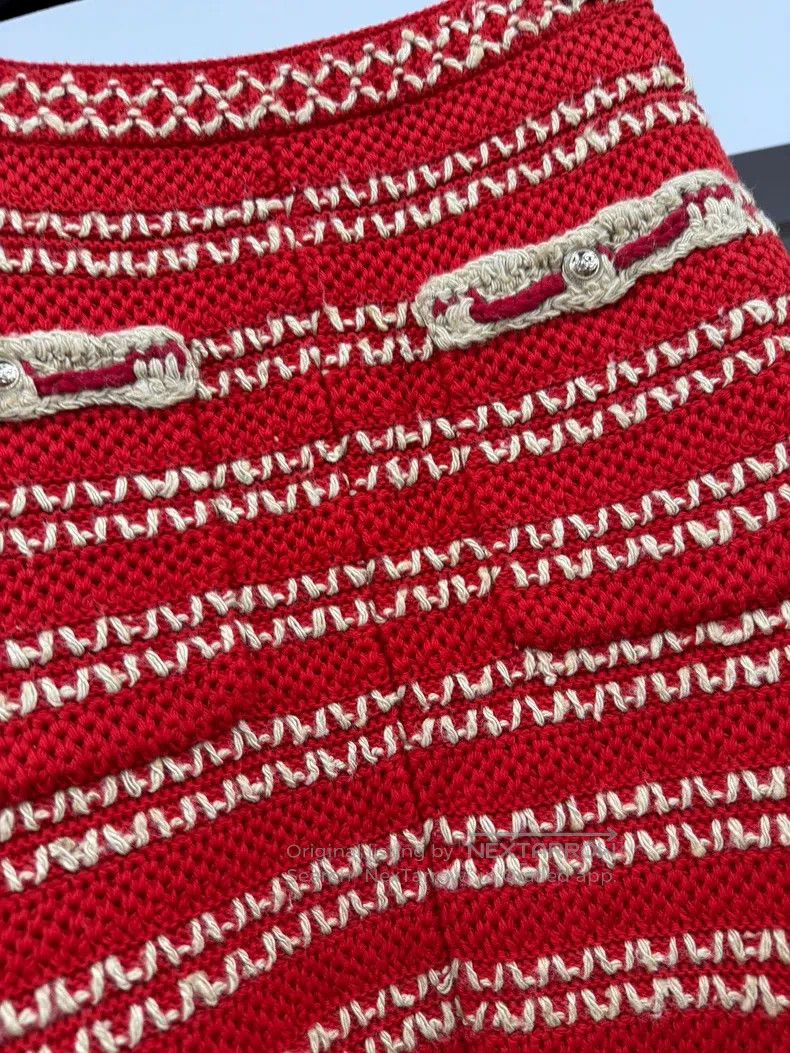 Chanel Chanel Red irregular knitted skirt Size 42" / US 20 - 2 Thumbnail
