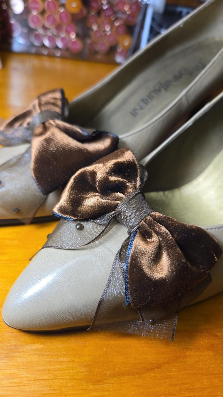 Other Yves Saint Laurent Paris Taupe Leather Bow Pumps Size US 7.5 / IT 37.5 - 7 Thumbnail