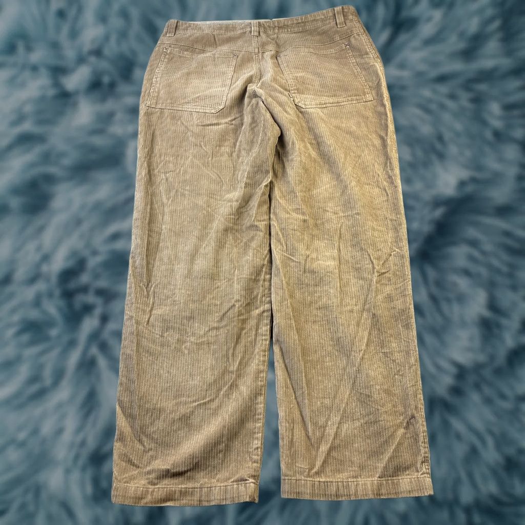 Patagonia Patagonia Pants Mens 36 Beige Corduroy Straight Leg 5-Pocket Regular Rise Nylon? No, Cotton Beige Italy? Size US 36 / EU 52 - 1 Thumbnail