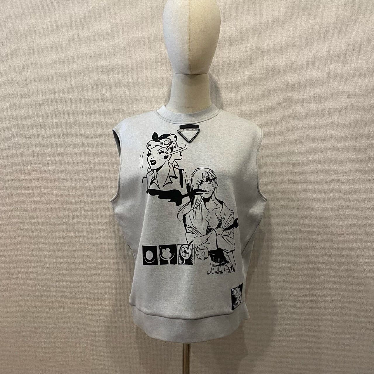 Prada Prada Comic Series Sleeveless Triangle Logo Sweatshirt Size M / US 6-8 / IT 42-44 - 1 Thumbnail