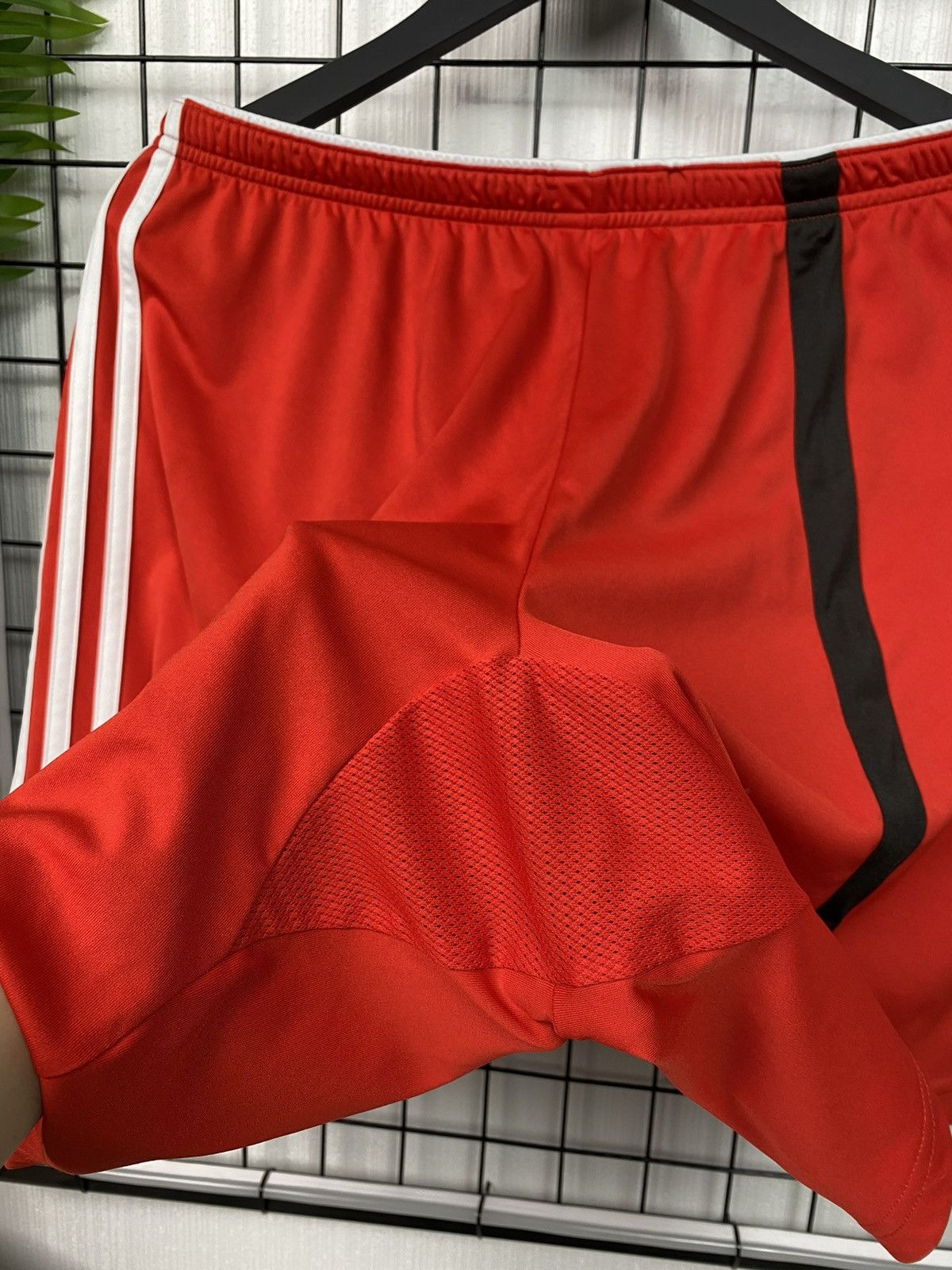 Adidas × Vintage Adidas Bayern Munich 2014-2015 Shorts Soccer Football Red L Size US 34 / EU 50 - 7 Thumbnail