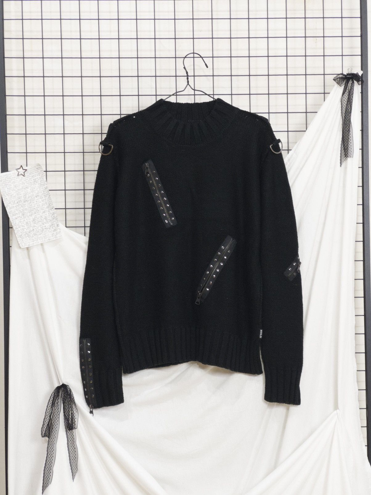 Vintage Black industrial knit sweater with zippers & D-rings Size M / US 6-8 / IT 42-44 - 1 Thumbnail