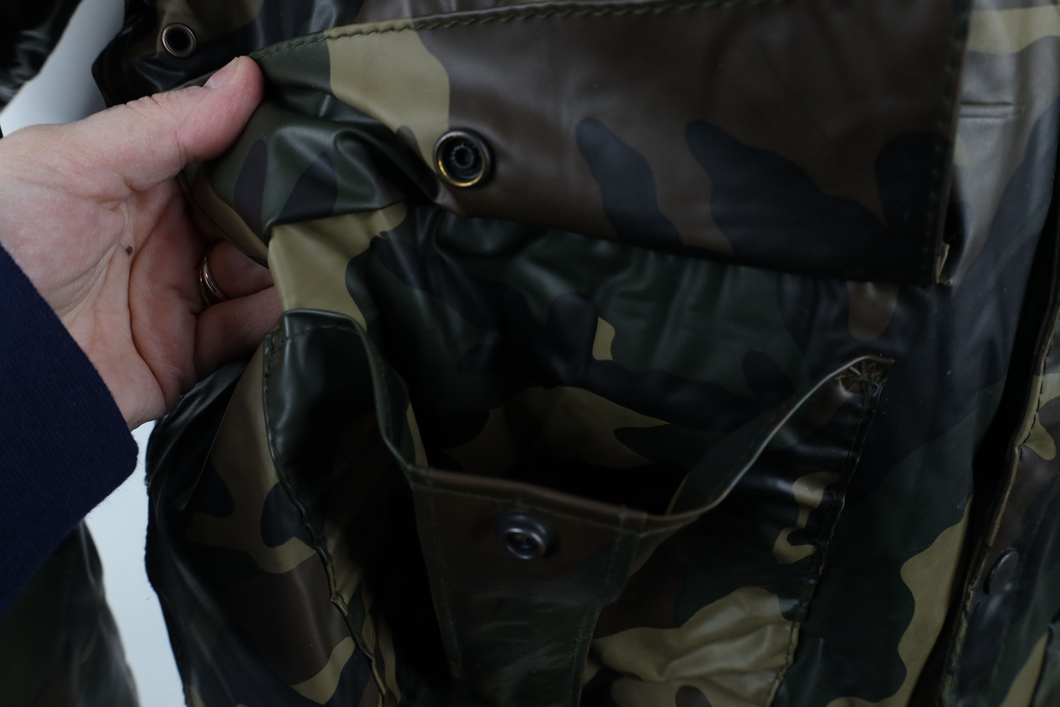 Vintage Vintage 90s Streetwear Quilted Duck Camouflage Hooded Jacket Size US L / EU 52-54 / 3 - 5 Thumbnail