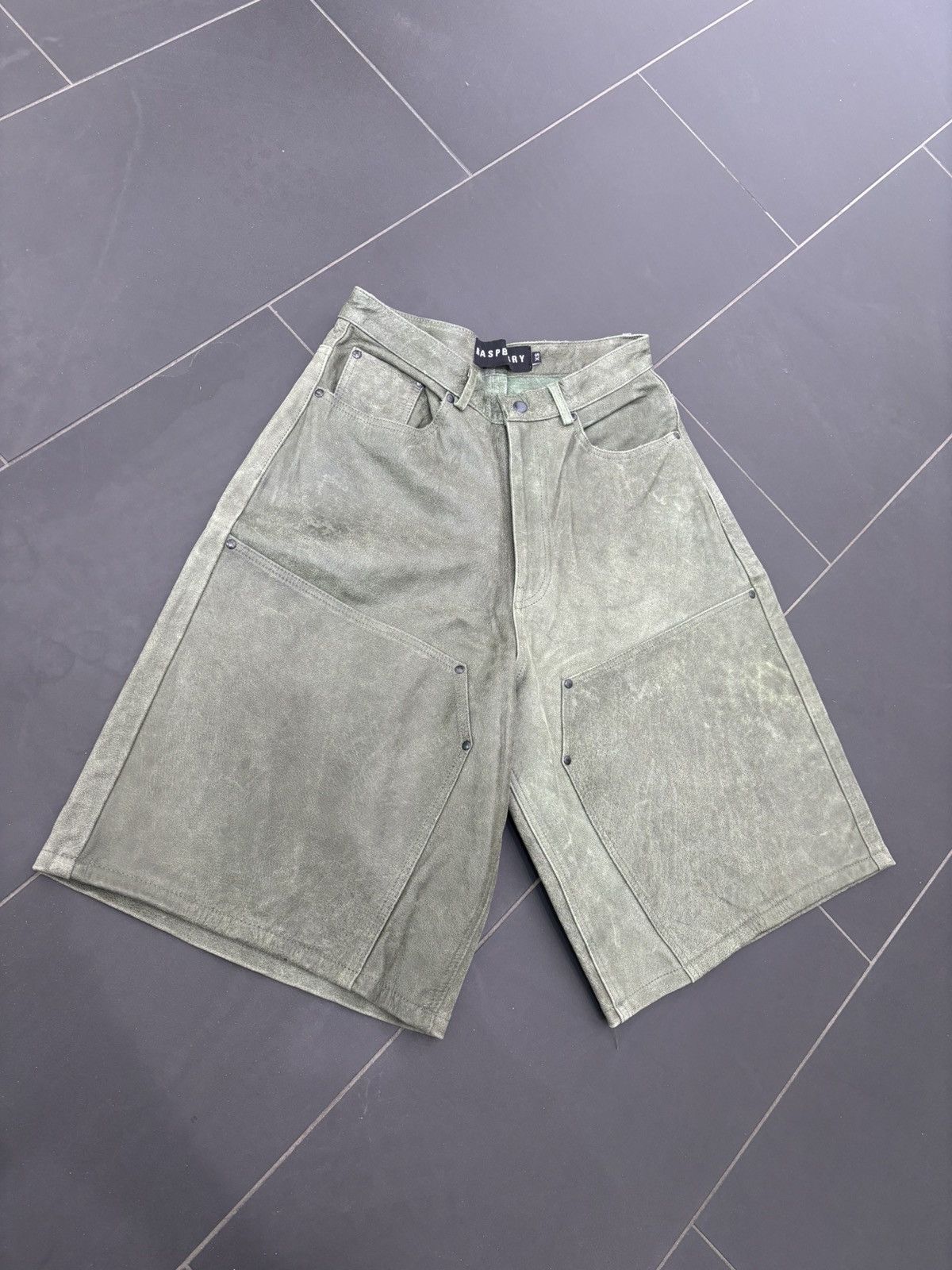 The GV Gallery THE GV GALLERY LEATHER SHORTS ‘JADE’ Size US 30 / EU 46 - 1 Thumbnail