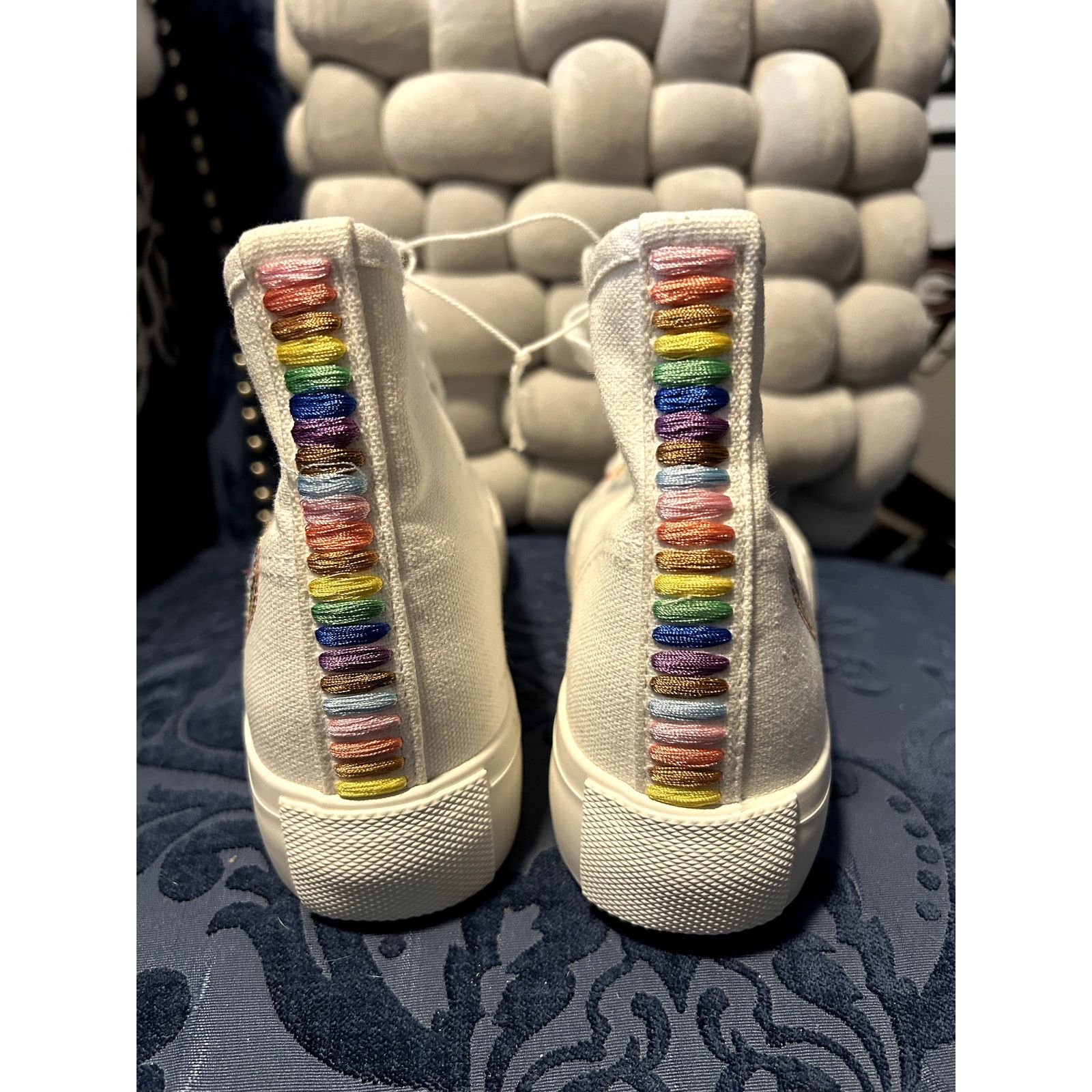 American Eagle Outfitters American Eagle Pride White High Tops NWT Size 8 Size US 8 / IT 38 - 3 Thumbnail