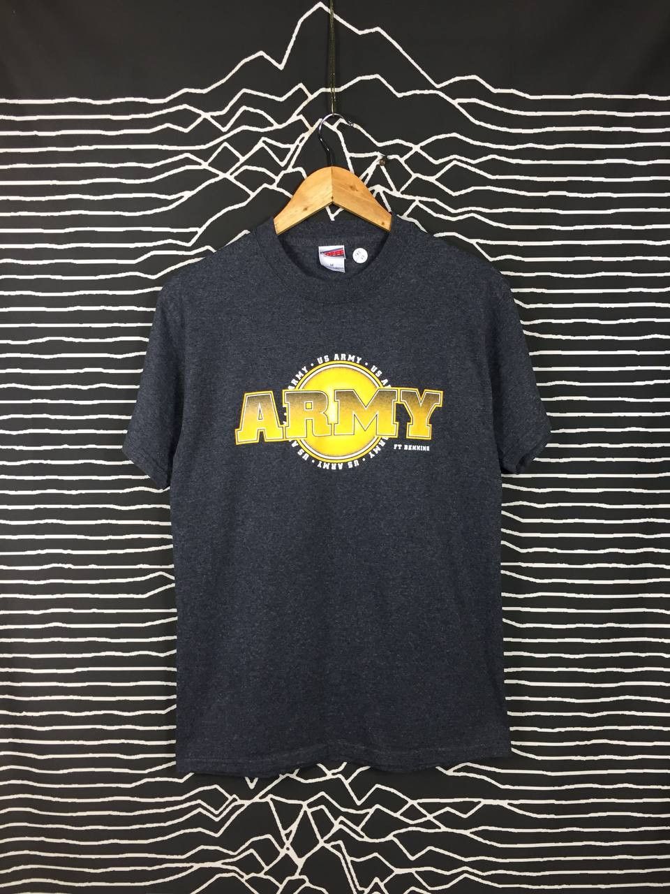 Vintage Vtg Y2K US Army Fort Benning Big Logo Tee Size US M / EU 48-50 / 2 - 1 Thumbnail