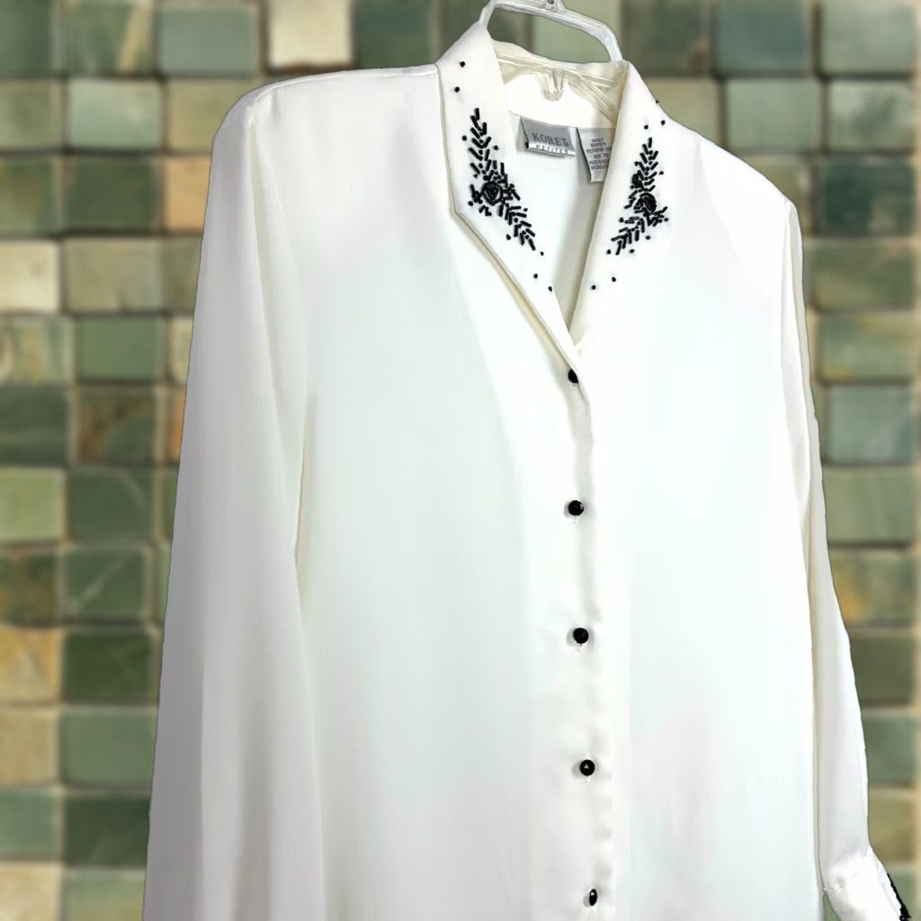 Vintage VINTAGE Koret Petites Beaded Button Up Dress Shirt Womens 10P Cream Black 1980s Size L / US 10 / IT 46 - 1 Thumbnail