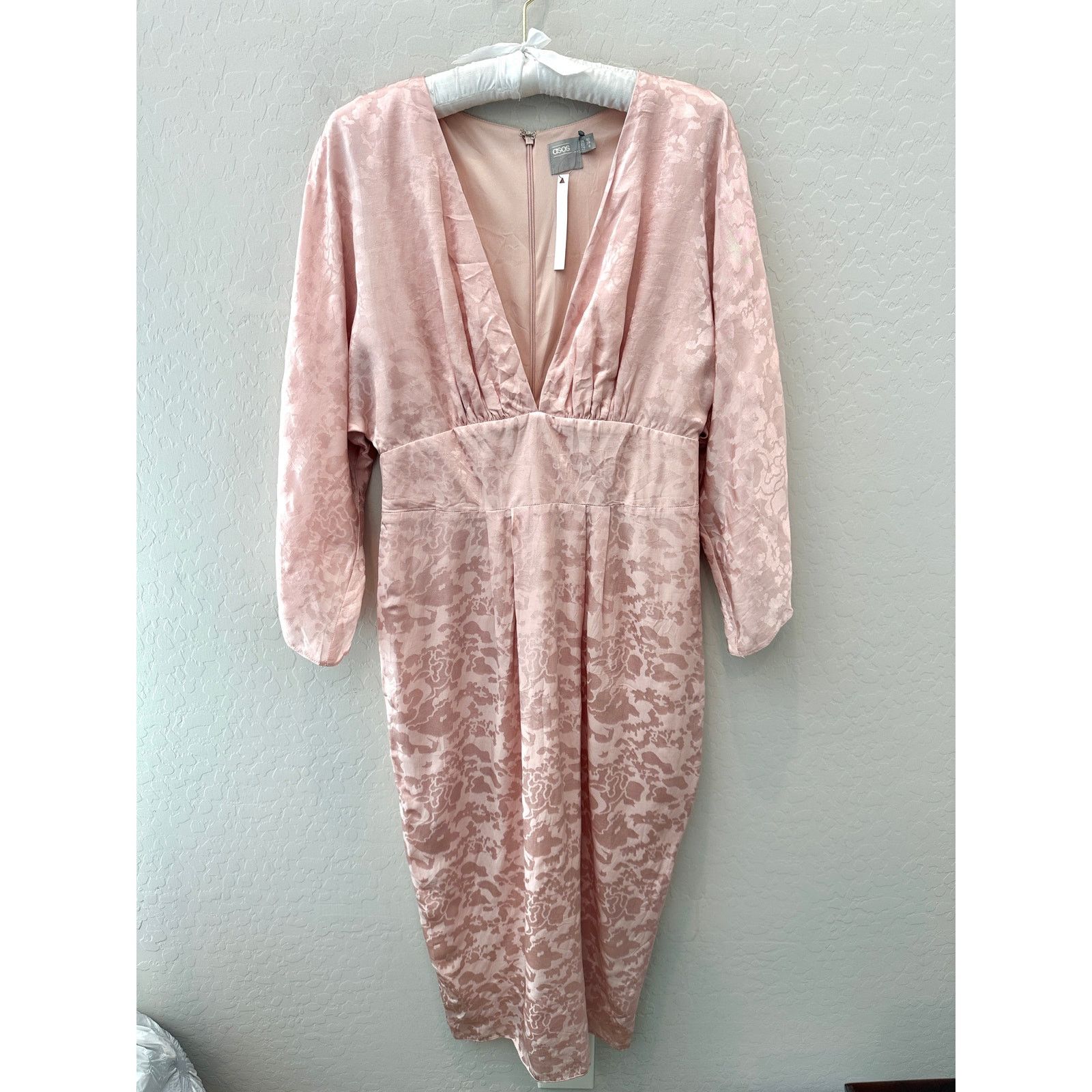Asos ASOS | Pink Floral Jacquard V-neck Kimono Sleeve Midi Dress Size M / US 6-8 / IT 42-44 - 1 Thumbnail