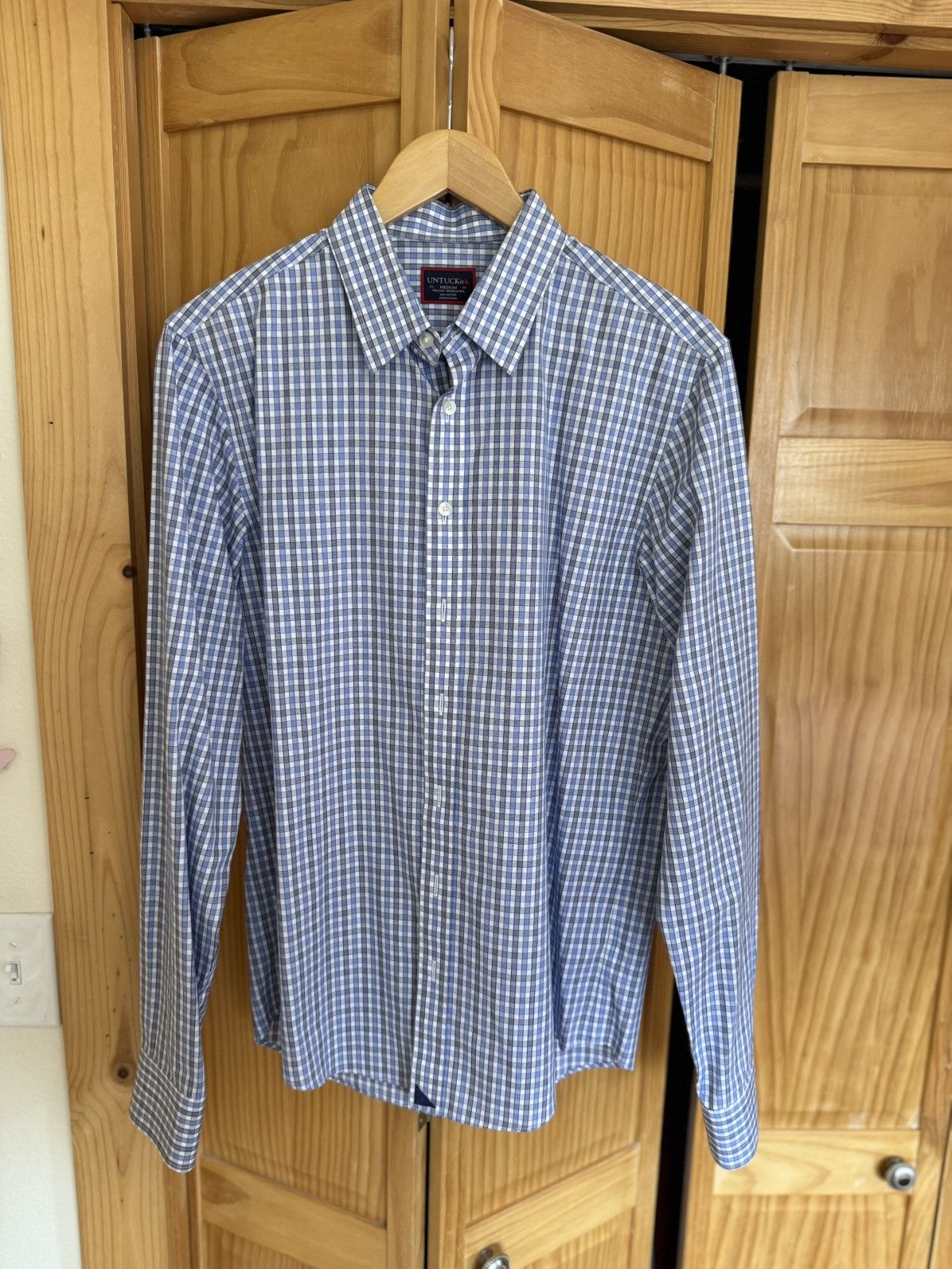 UNTUCKit UNTUCKit Button Up Size US M / EU 48-50 / 2 - 1 Thumbnail