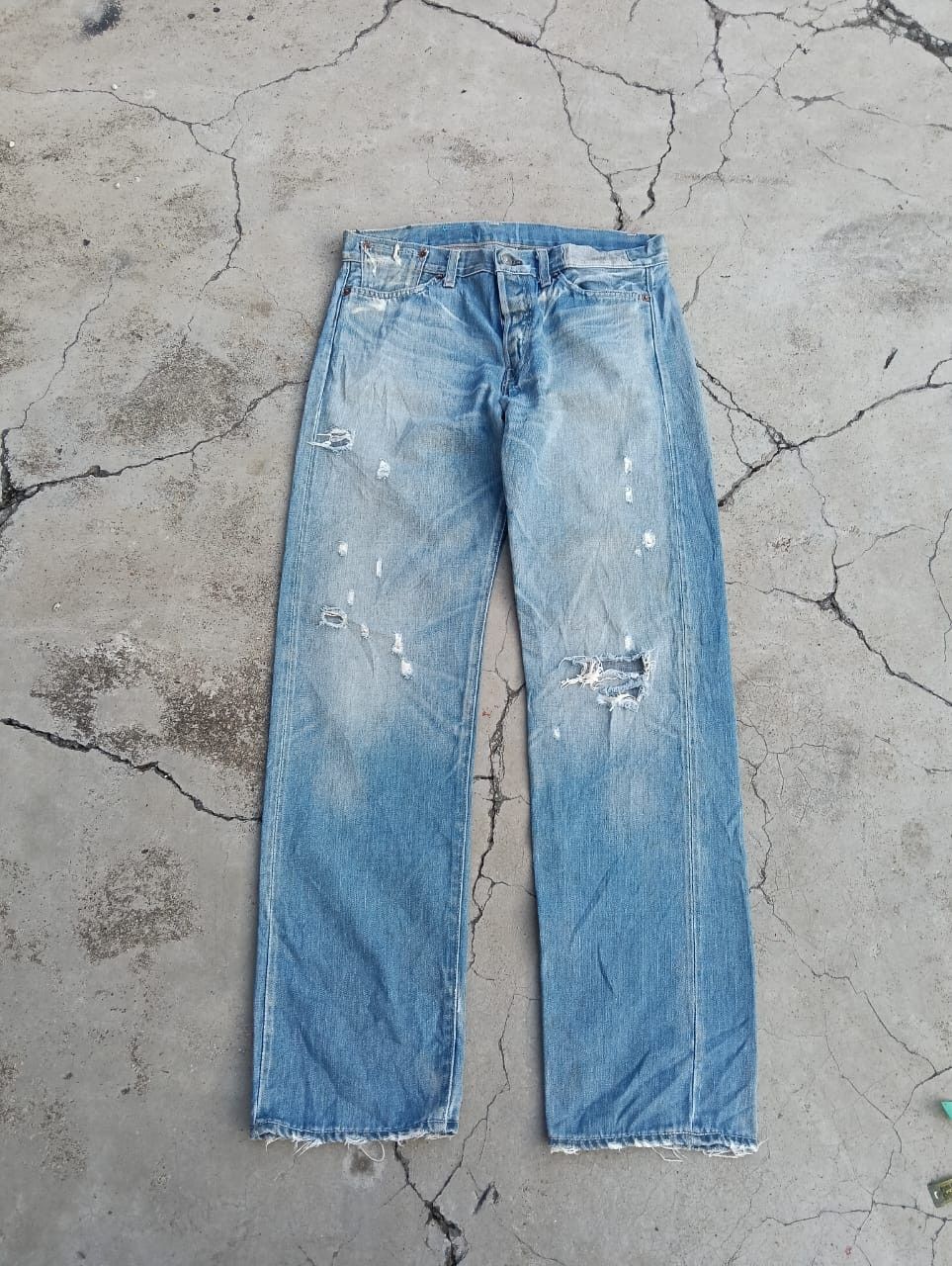 Levi's Distressed Levi's 501 big E selvedge made in Japan. Size US 34 / EU 50 - 1 Thumbnail