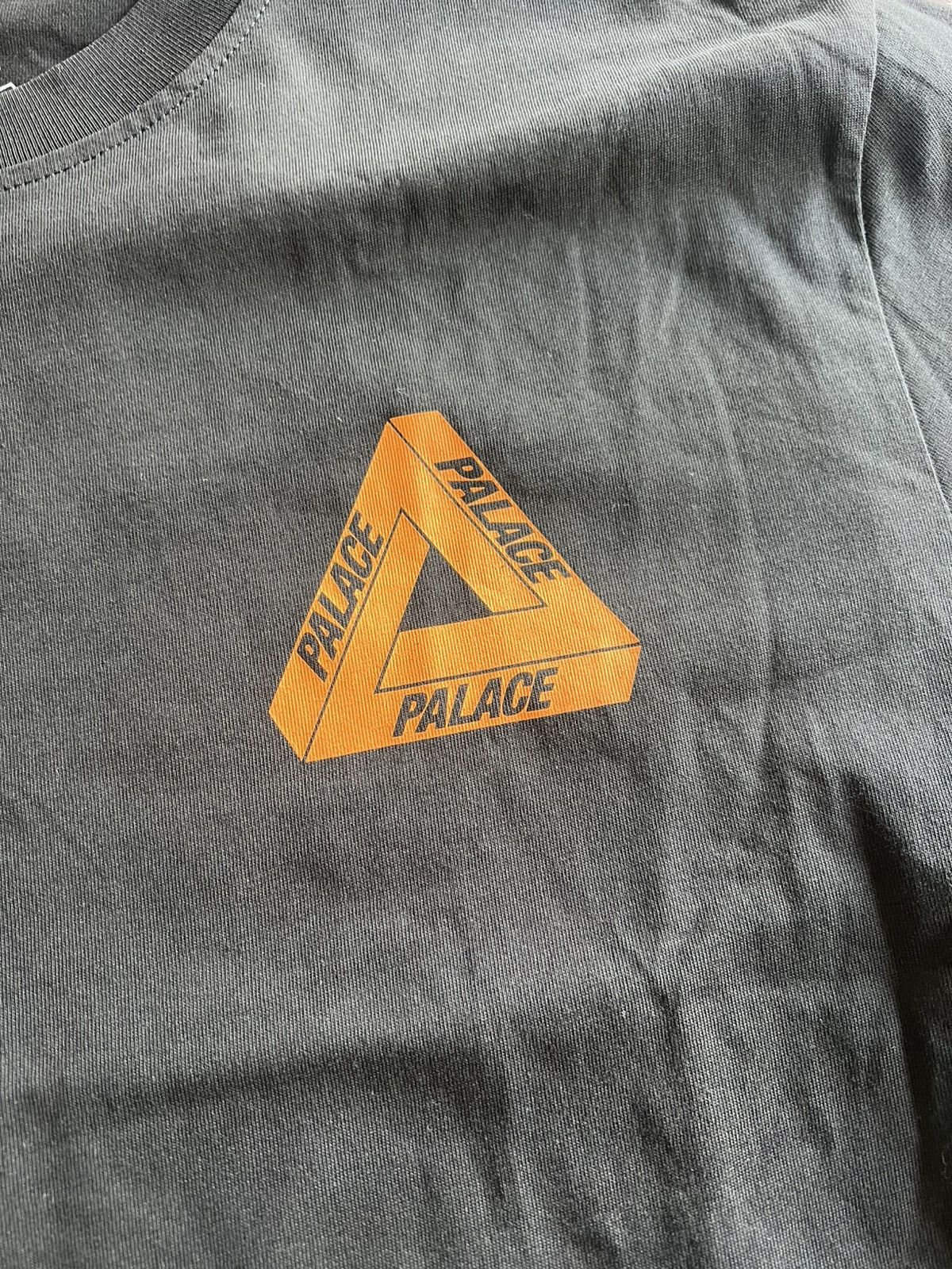 Palace Palace Tri-to-help Size US M / EU 48-50 / 2 - 3 Thumbnail