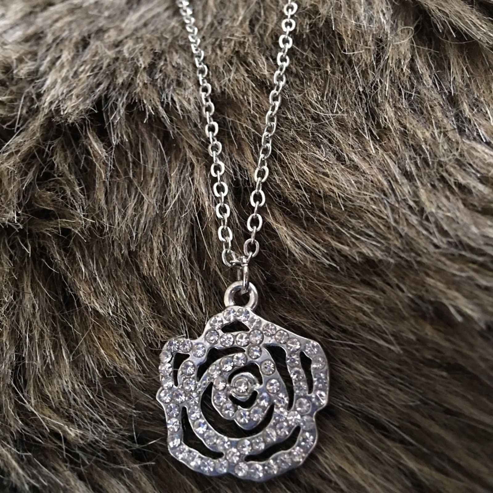 Jewelry Clear rhinestone rose pendant on chain necklace Size ONE SIZE - 6 Thumbnail