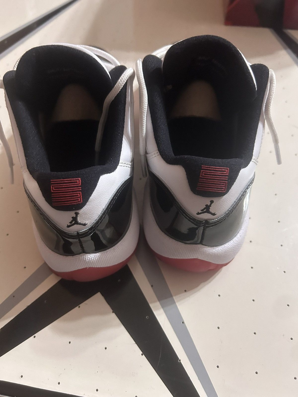 Jordan Brand Jordan 11 Reverse Bred Gradeschool Size US 6 / EU 39 - 2 Thumbnail