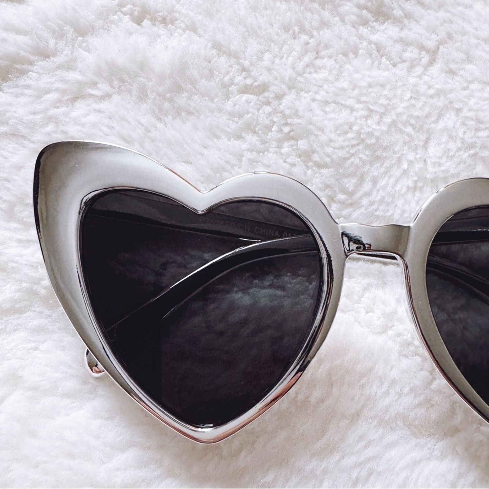 Other Addison Silver Heart-Shaped Sunglasses Size ONE SIZE - 3 Thumbnail