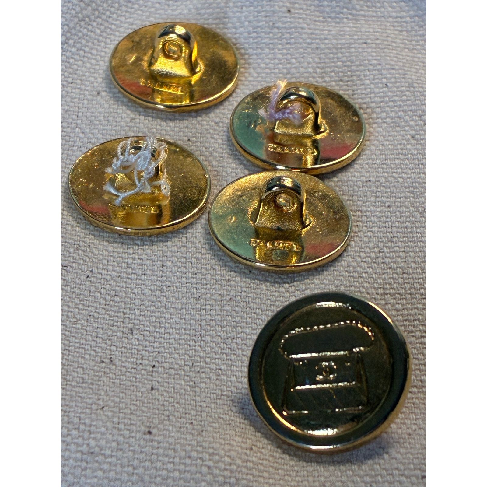 Chanel CHANEL Gold Plated Buttons - Set of 5 - Matelassé Flap Bag Size ONE SIZE - 5 Thumbnail