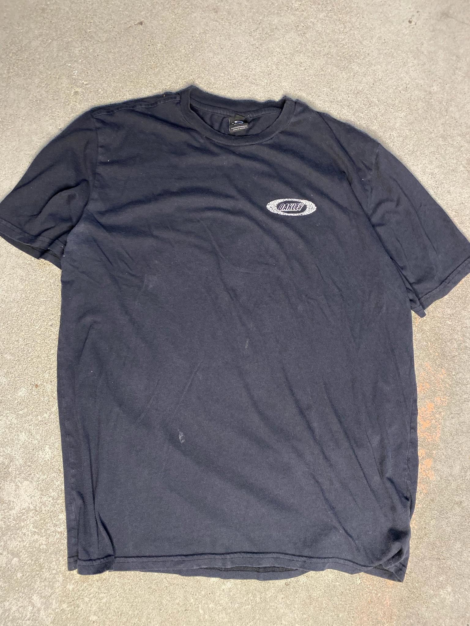 Oakley Vintage Oakley Black Double Sided T-Shirt Size XL Size US XL / EU 56 / 4 - 2 Thumbnail