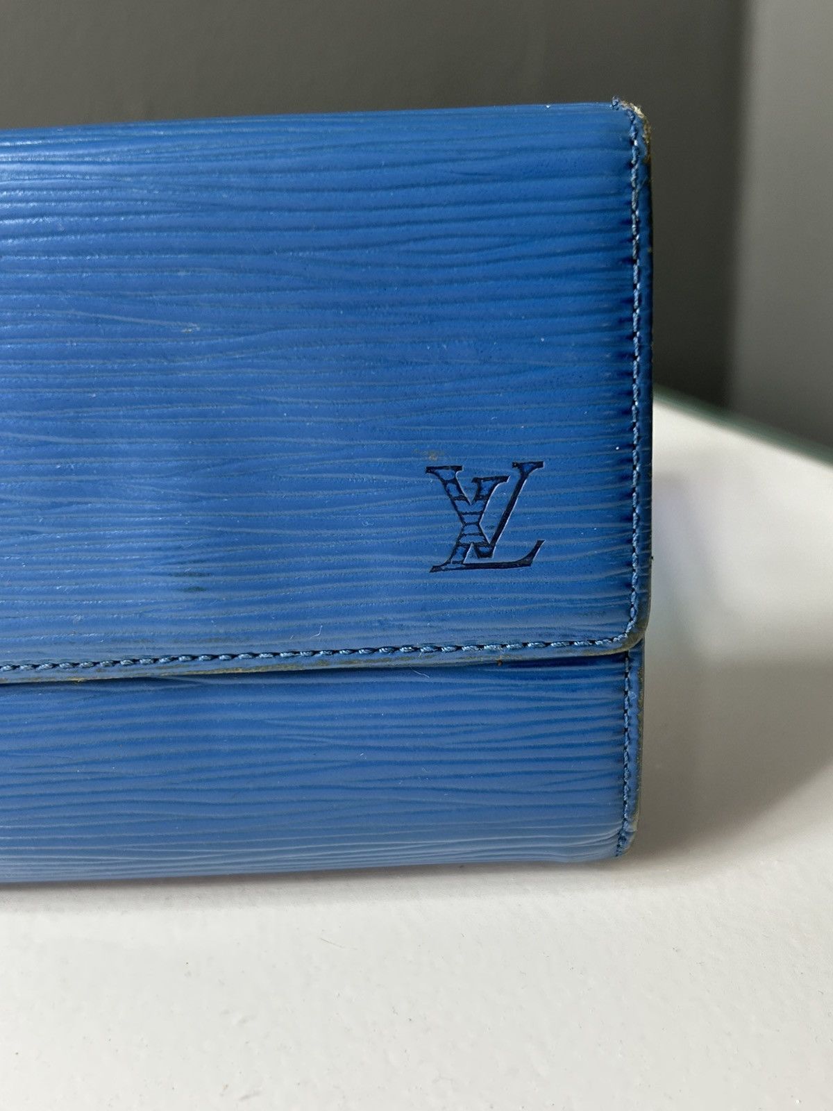 Louis Vuitton Louis Vuitton Blue Epi Leather Elise Wallet MI1908 Size ONE SIZE - 3 Thumbnail