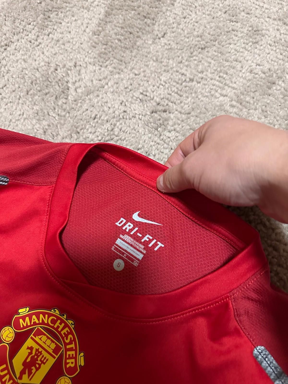Nike MANCHESTER UNITED 2013/14 PREMATCH TRAINING FOOTBALL SHIRT Size US XL / EU 56 / 4 - 4 Thumbnail