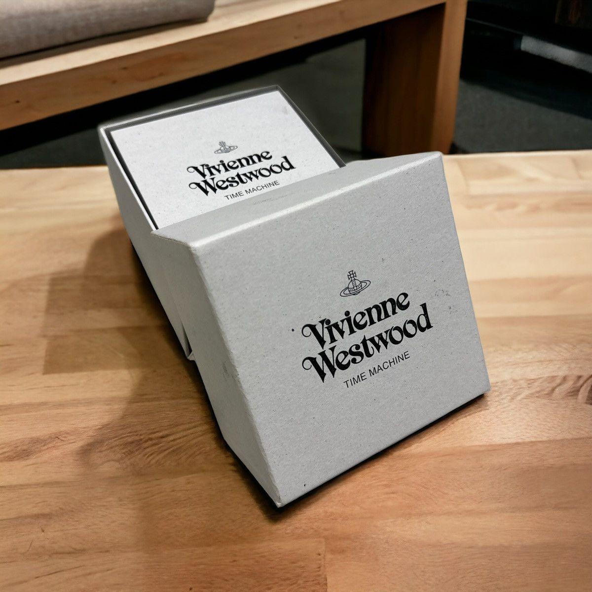 Vivienne Westwood VINTAGE VIVIENNE WESTWOOD HANGING ORB WATCH Size ONE SIZE - 2 Thumbnail