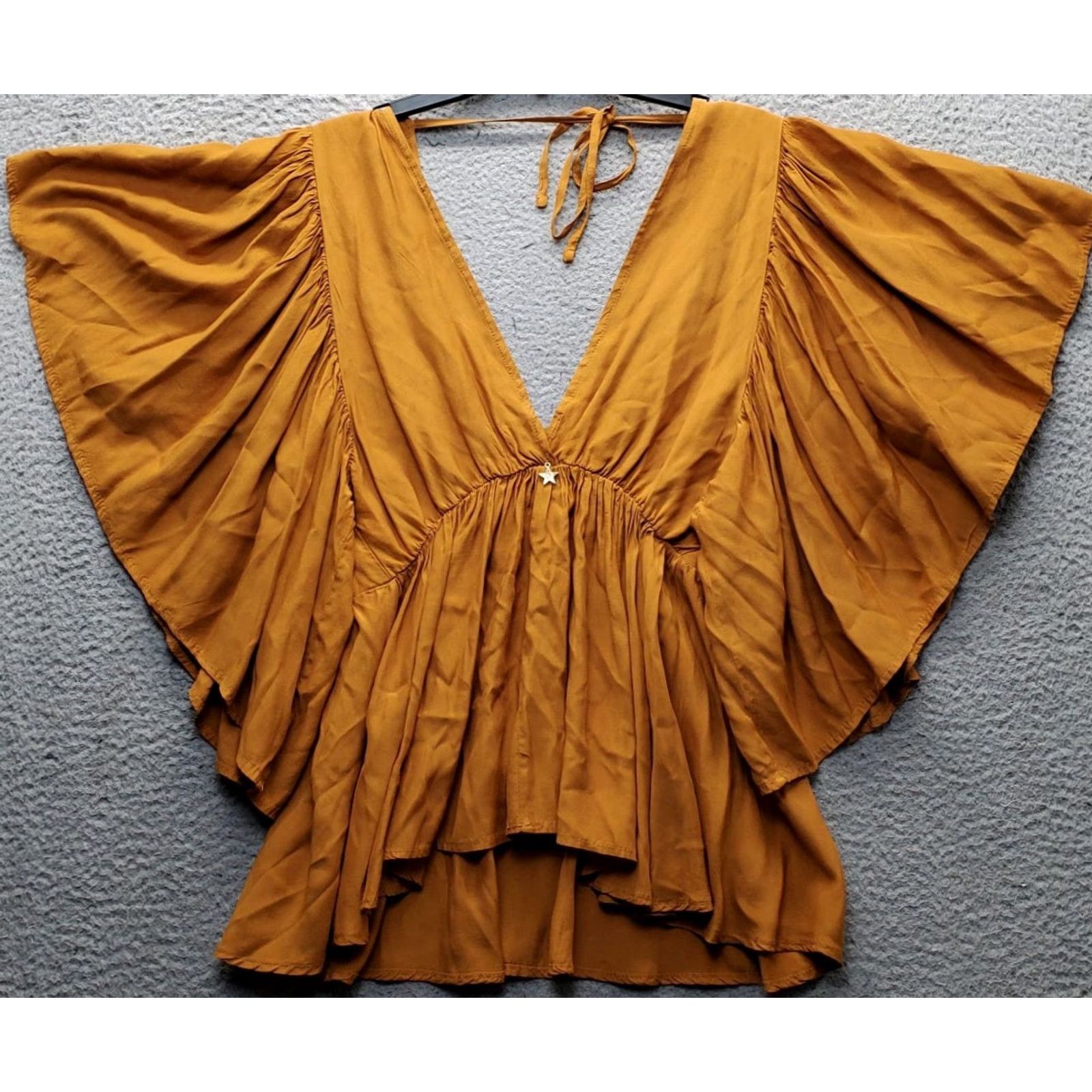 Vintage Souvenir Blouse Womens M Tan Boho Butterfly Sleeve V-Neck Tie Back Shirt Size M / US 6-8 / IT 42-44 - 2 Thumbnail