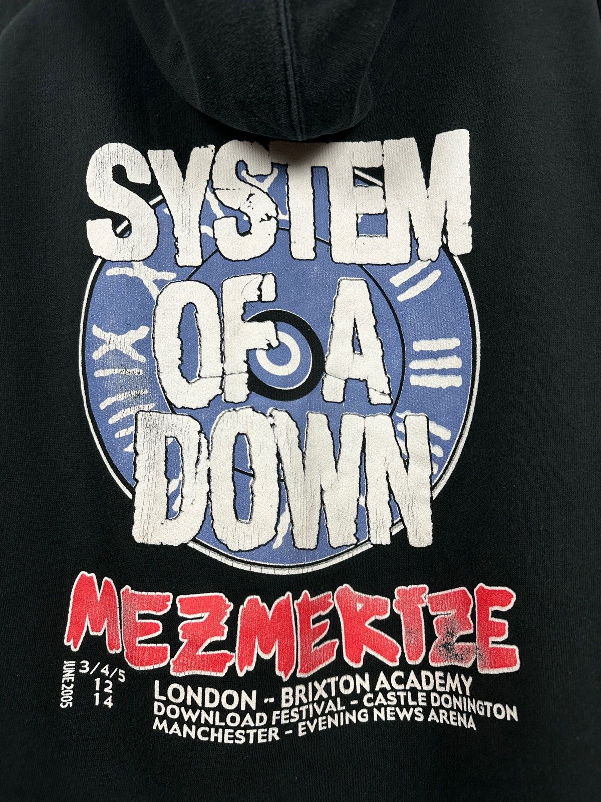 Band Tees 2005 Vintage System Of A Down Mezmerize Tour Hoodie Size US L / EU 52-54 / 3 - 18 Thumbnail