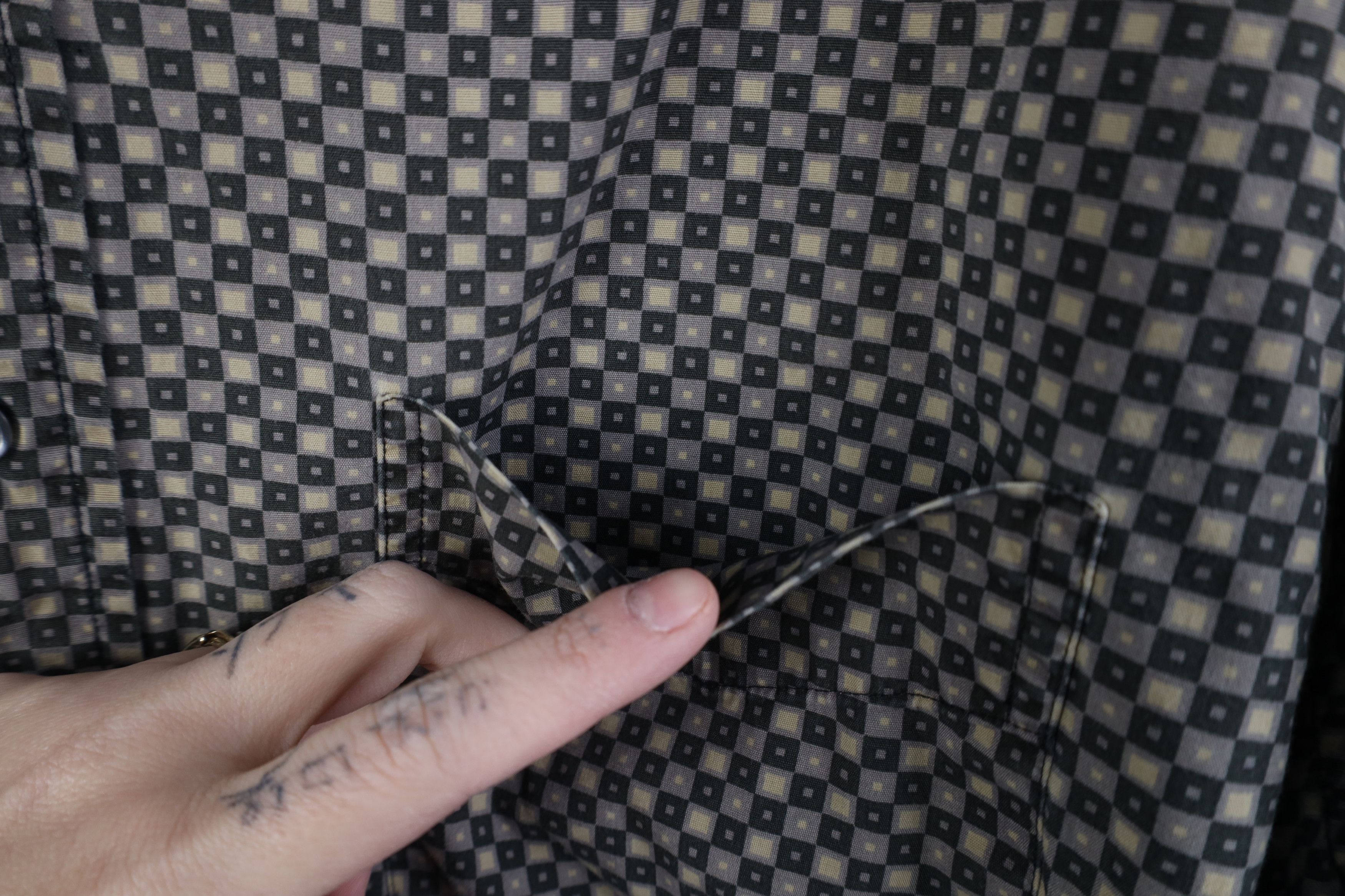 Eddie Bauer Vintage 90s Eddie Bauer Geometric Collared Button Shirt Size US L / EU 52-54 / 3 - 4 Thumbnail
