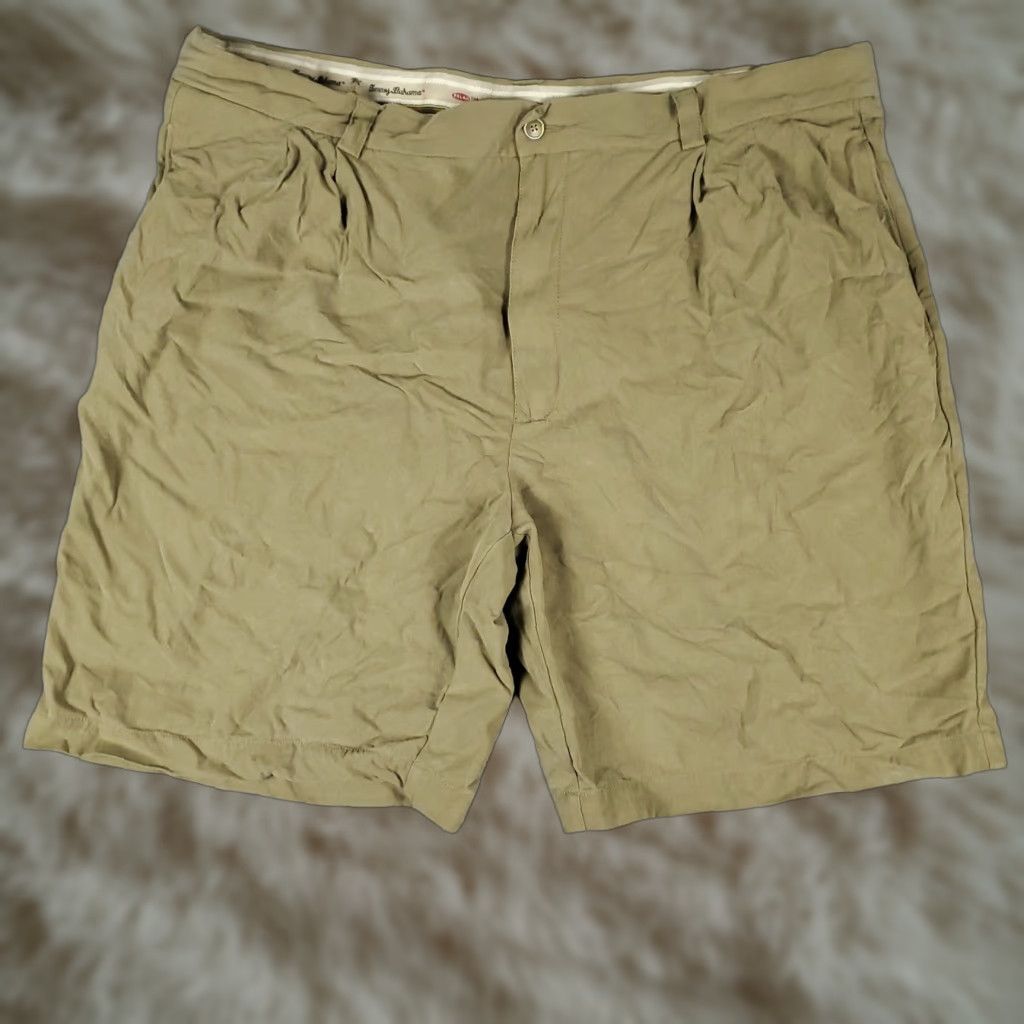 Tommy Bahama Tommy Bahama Shorts Mens Size 40 Beige Silk Pleated Slash Pockets Chino Size US 40 / EU 56 - 1 Thumbnail