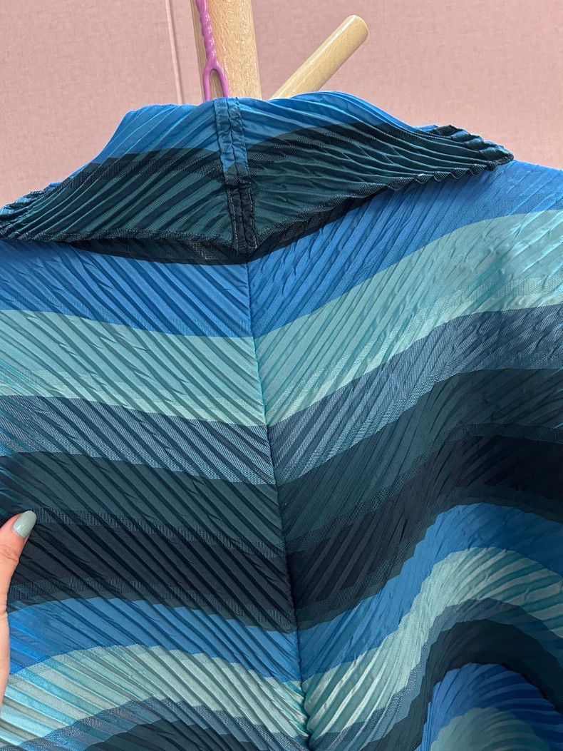 Issey Miyake Issey Miyake size:2 Blue pleated mainline coat Size M / US 6-8 / IT 42-44 - 4 Thumbnail