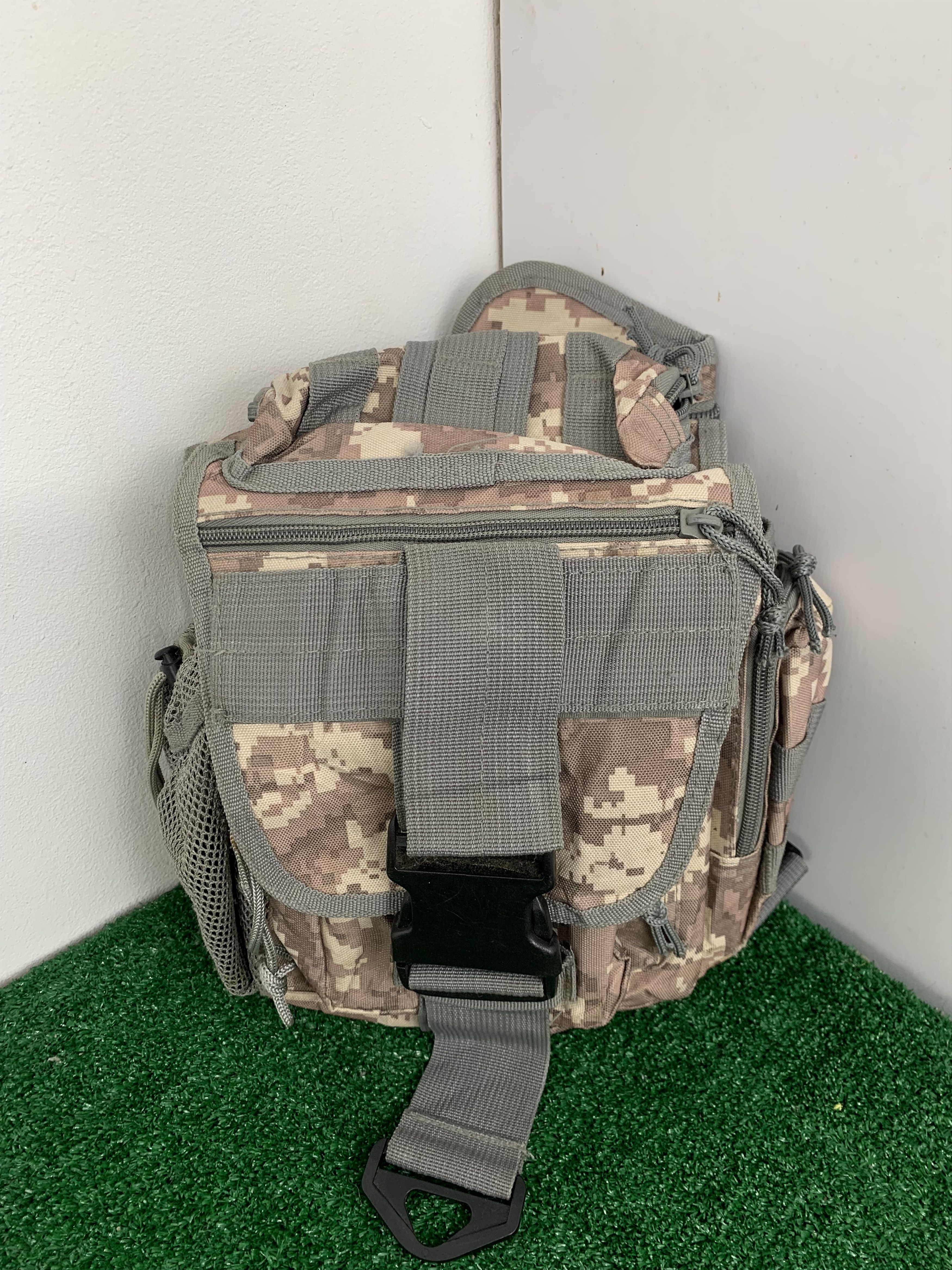 Vintage Vintage Military Camo Tactical Crossbody Slingbag BG0093 Size ONE SIZE - 7 Thumbnail