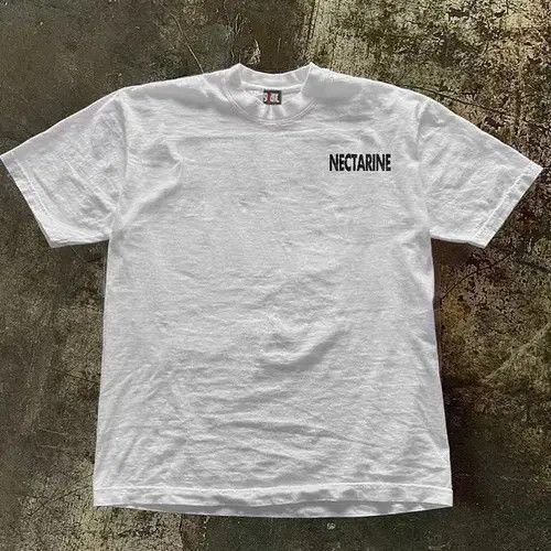 Japanese Brand Tomoko x Yuri White washed retro peach print t-shirt Size US M / EU 48-50 / 2 - 4 Thumbnail