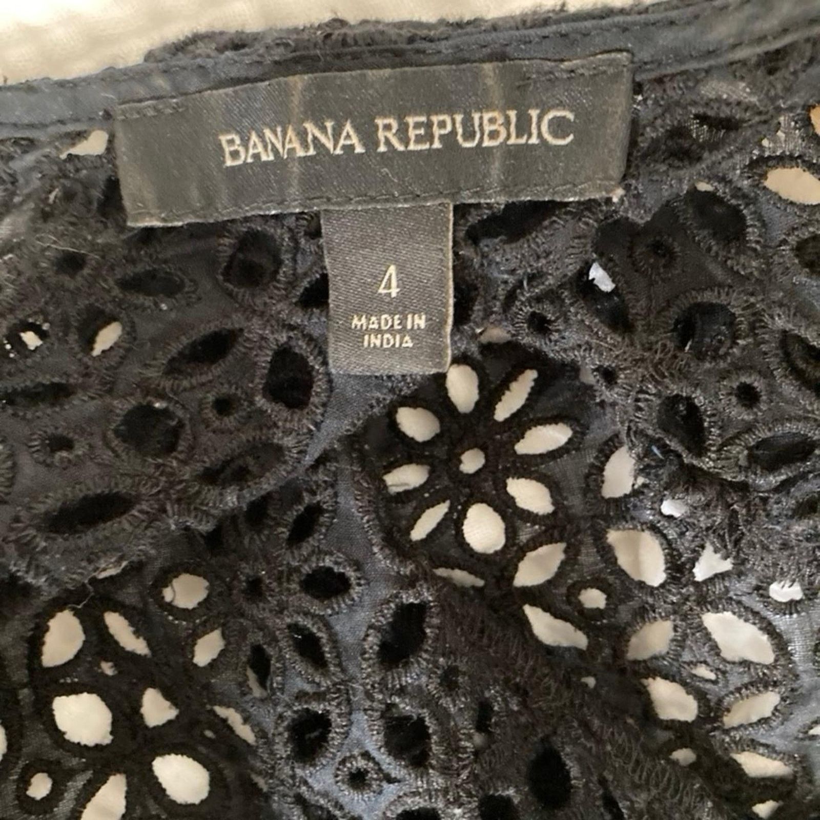 Banana Republic Banana Republic Eyelet Babydoll Dress Sz 4, Navy/Black Size S / US 4 / IT 40 - 5 Thumbnail