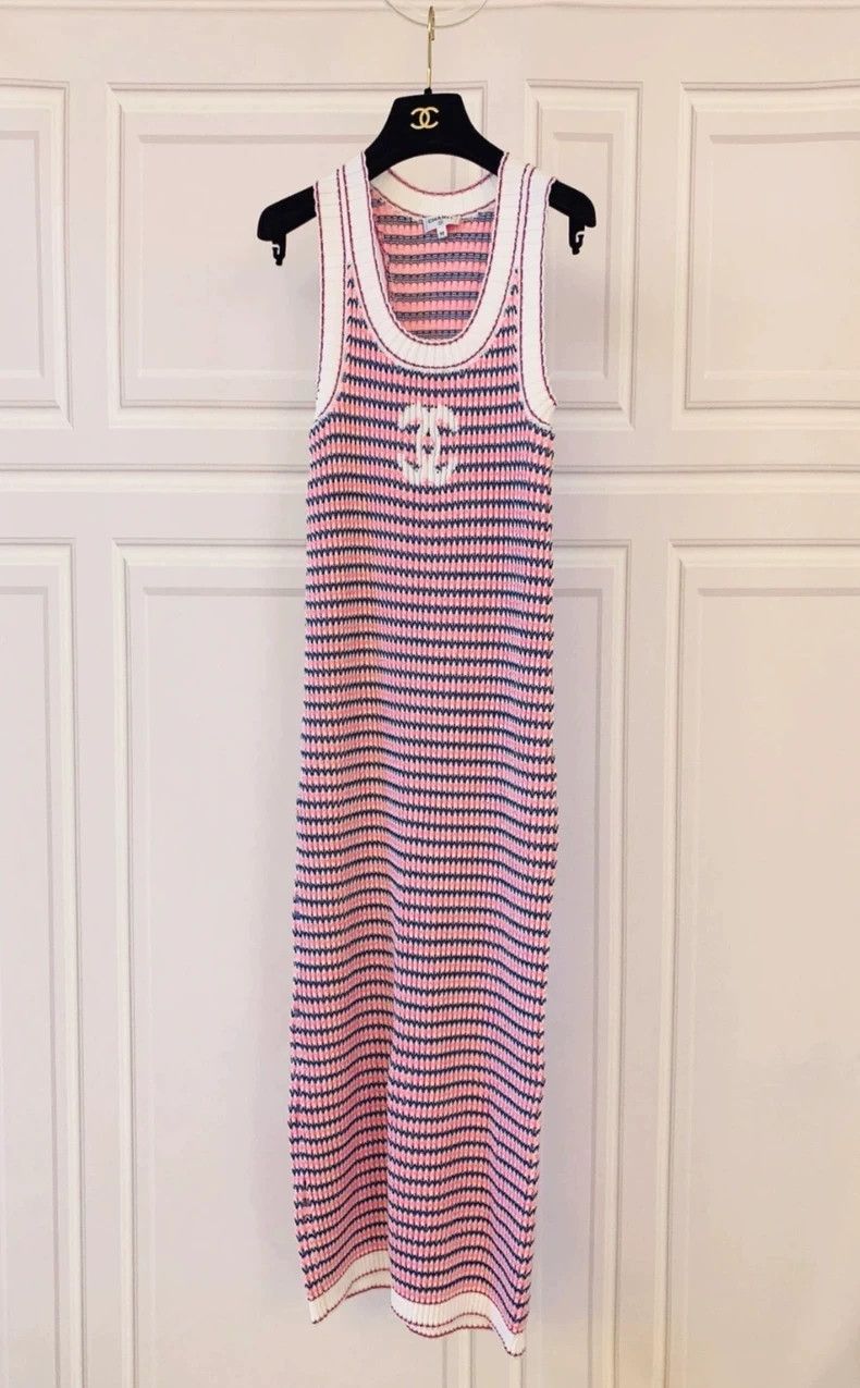 Chanel Chanel Pink knitted dress Size XS / US 0-2 / IT 36-38 - 1 Thumbnail