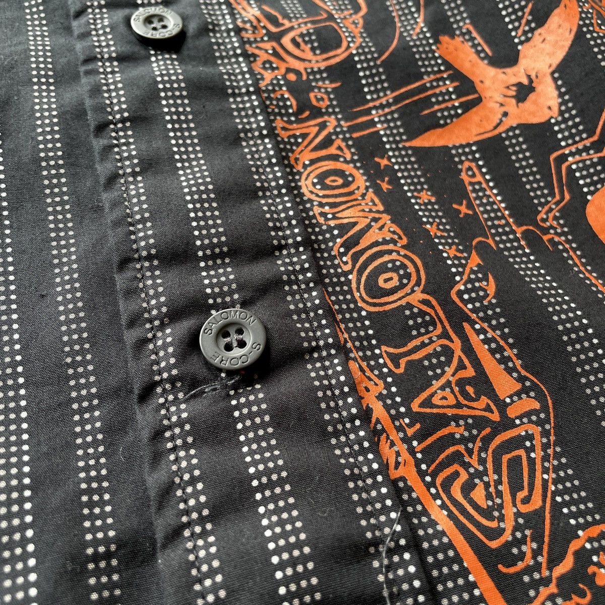 Salomon × Vintage Rare Vintage 2006 Salomon S-Core Graffiti Button-Up Shirt Size US L / EU 52-54 / 3 - 3 Thumbnail