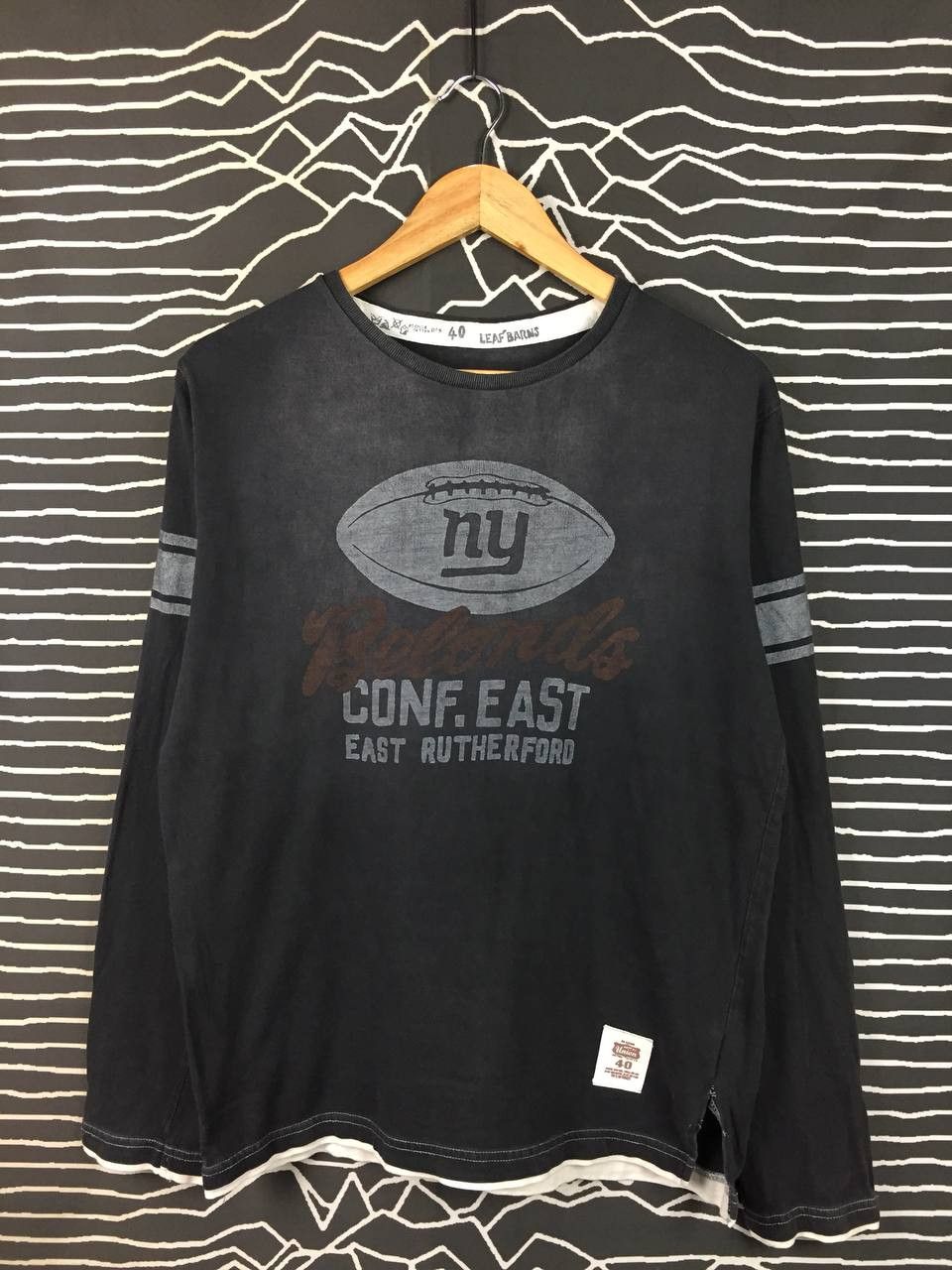 Japanese Brand Barns Outfitters Leaf Barns Distressed NY Football Tee Size US M / EU 48-50 / 2 - 1 Thumbnail
