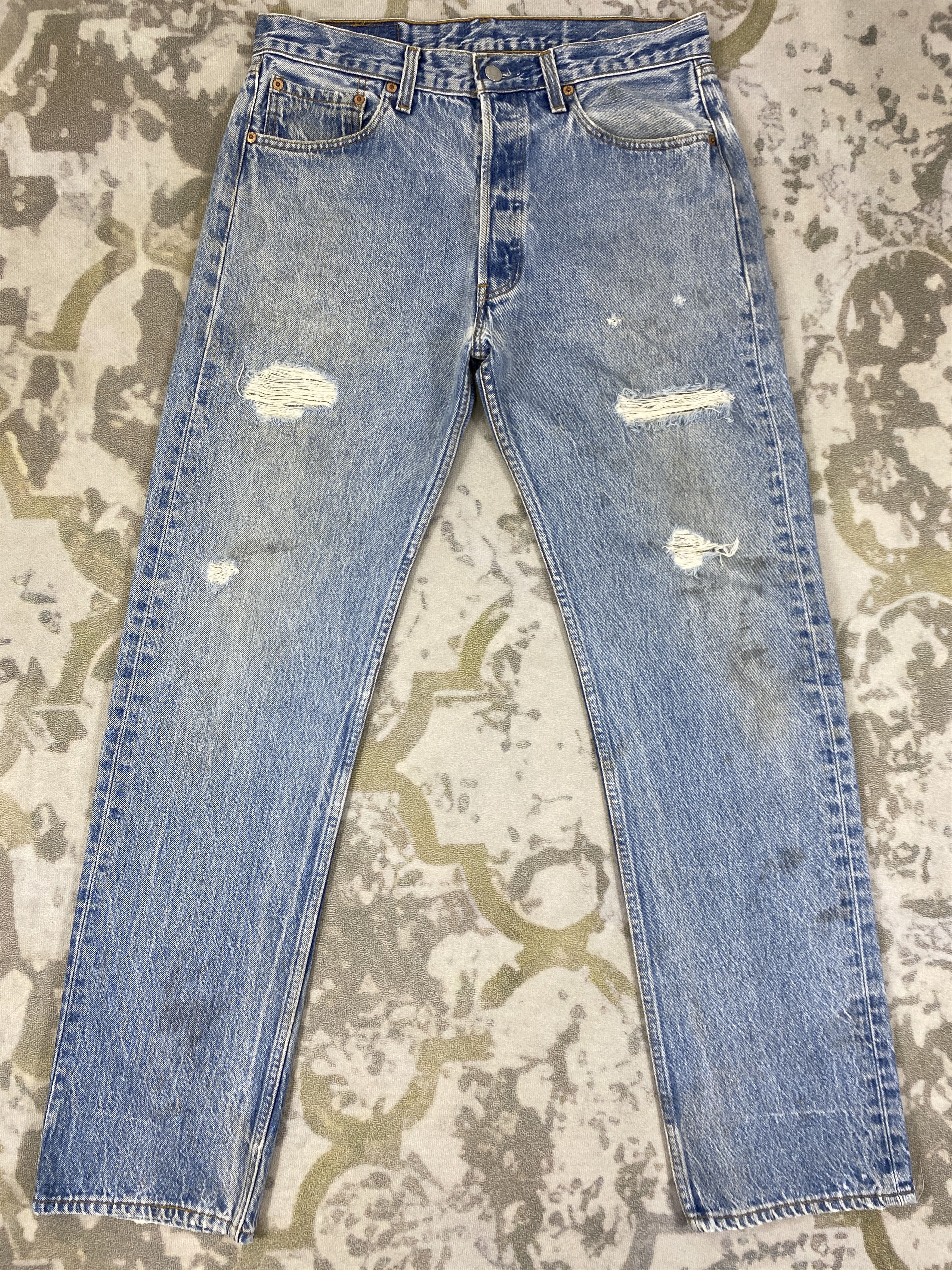 Levi's Vintage Levi's 501 Ripped Jeans 32x31.5 -JN033 Size US 32 / EU 48 - 1 Thumbnail