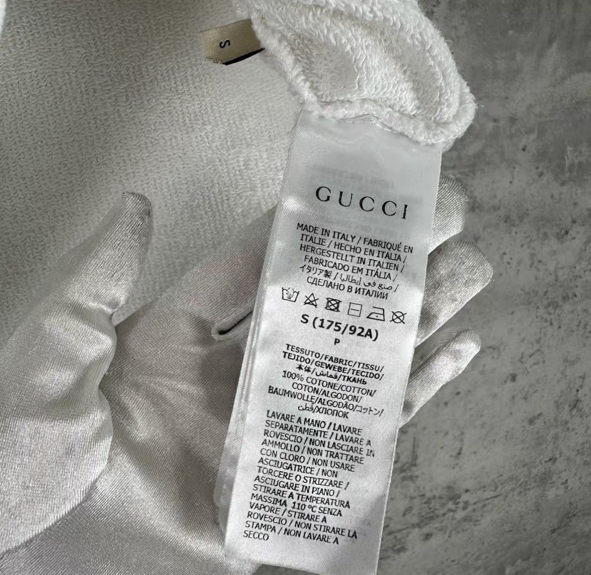 Gucci Gucci x Disney Cherry Print Oversized Sweatshirt J42 Size US S / EU 44-46 / 1 - 6 Thumbnail