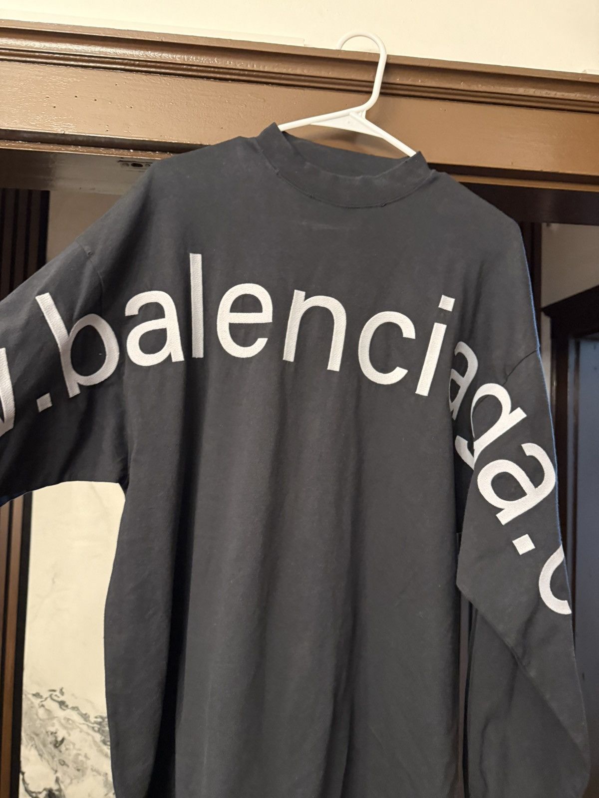 Balenciaga Balenciaga “www.balenciaga.com” Long Sleeve Shirt Size XXL/S Size US S / EU 44-46 / 1 - 3 Thumbnail