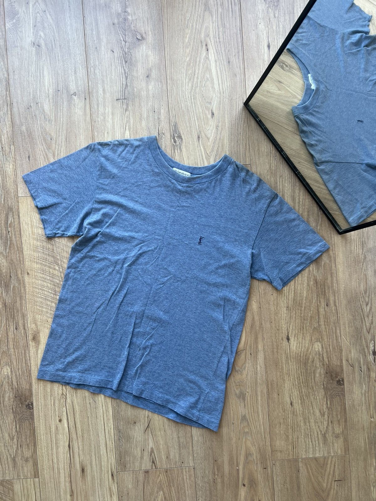 Yves Saint Laurent 00’s YSL RARE SMALL LOGO OLD MONEY TEE Size US M / EU 48-50 / 2 - 1 Thumbnail