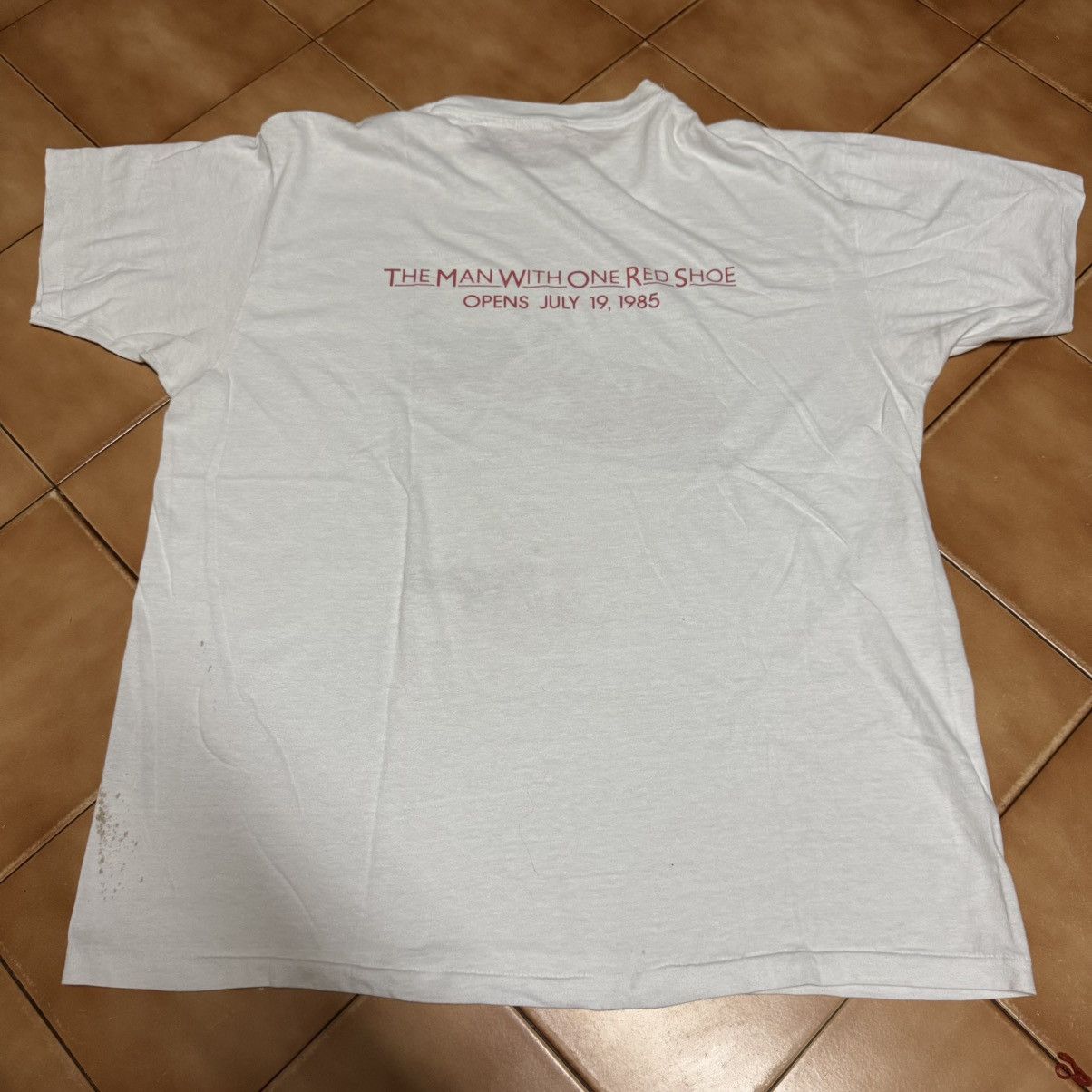 Vintage 1985 The Man With One Red Shoe Movie Promo Vintage T-shirt Size US L / EU 52-54 / 3 - 8 Thumbnail