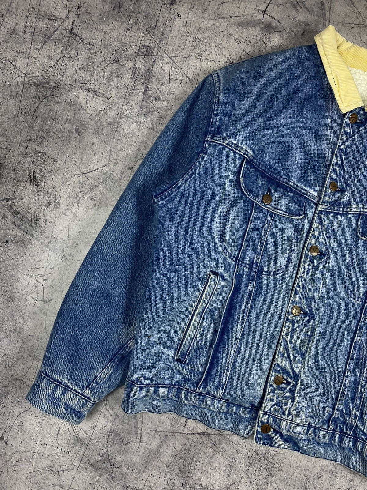 Valentino Rare Vintage Valentino Sherpa Denim Jacket Size US L / EU 52-54 / 3 - 3 Thumbnail