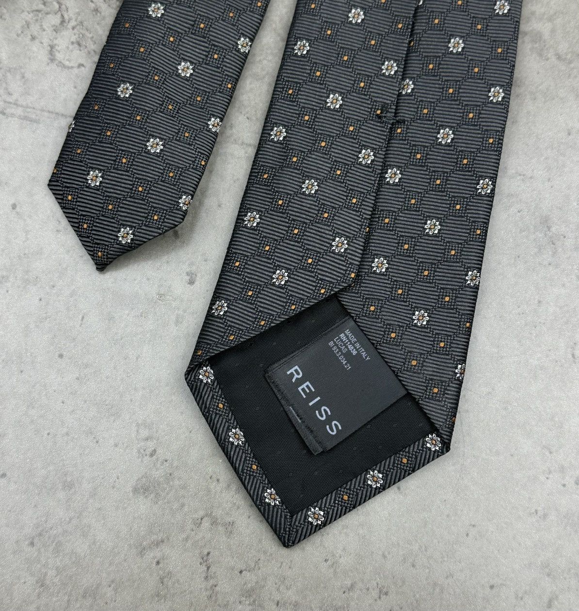 Reiss Reiss Gray Floral Silk Tie Made in Italy Designer Necktie Size ONE SIZE - 7 Thumbnail