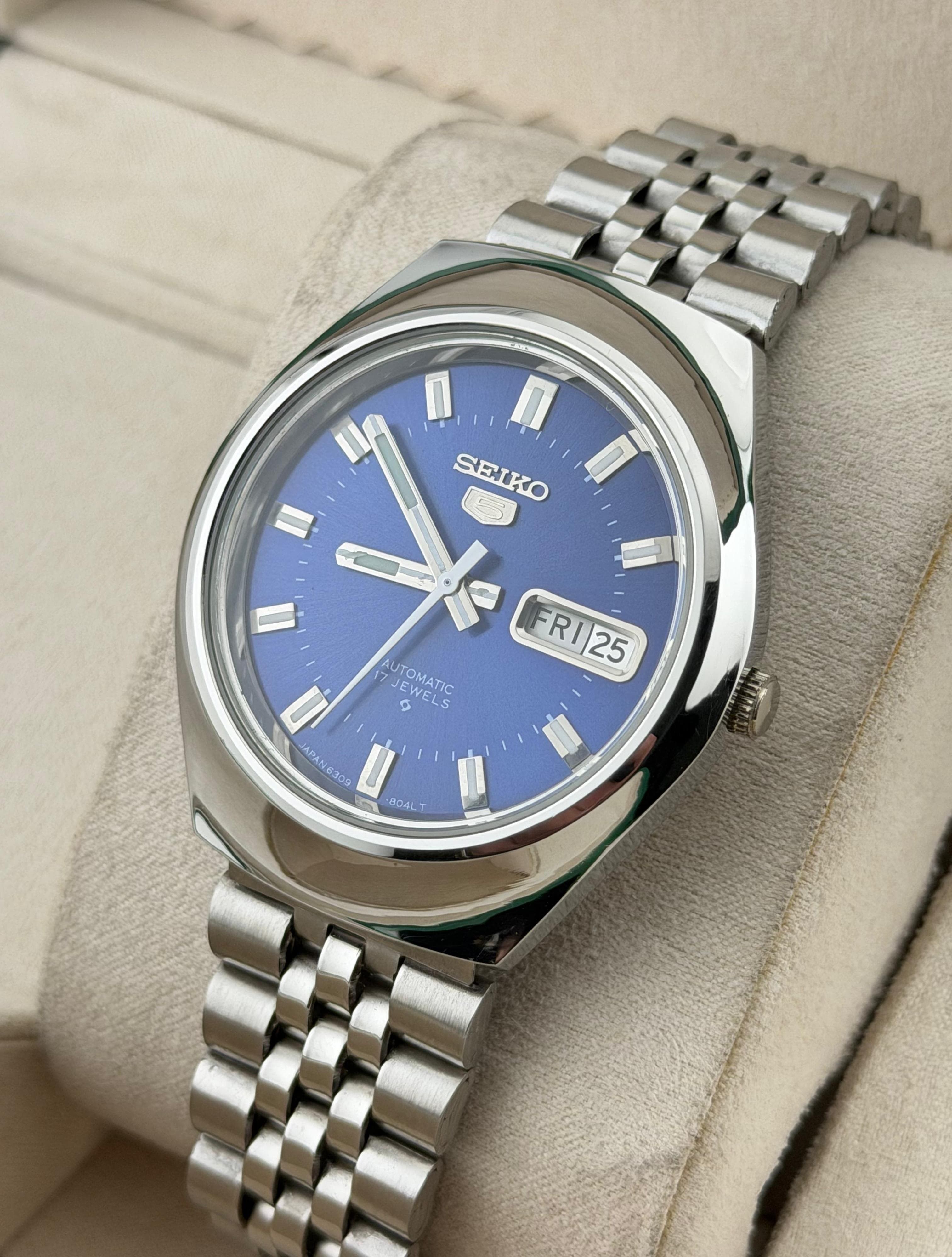 Seiko Classic Seiko 5 Men's Wrist Watch|Day-Date|Blue Dial Size 36 - 2 Thumbnail