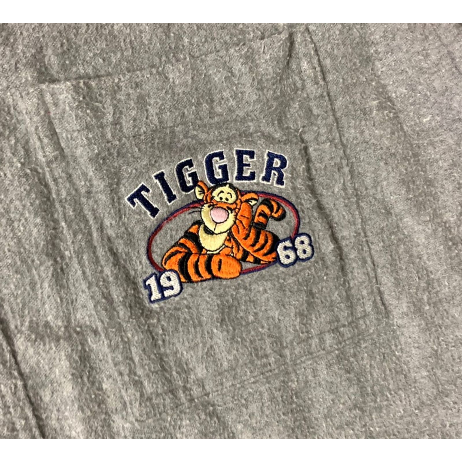 Disney VINTAGE Disney Tigger Fleece Button Down Shirt Men's Medium Gray Size US M / EU 48-50 / 2 - 2 Thumbnail