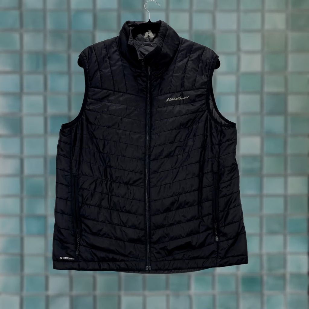 Eddie Bauer Eddie Bauer Vest Mens M Black Gray First Ascent Reversible Lined Mock Neck Short Stand-Up Zip Polyester Softshell Size US M / EU 48-50 / 2 - 1 Thumbnail