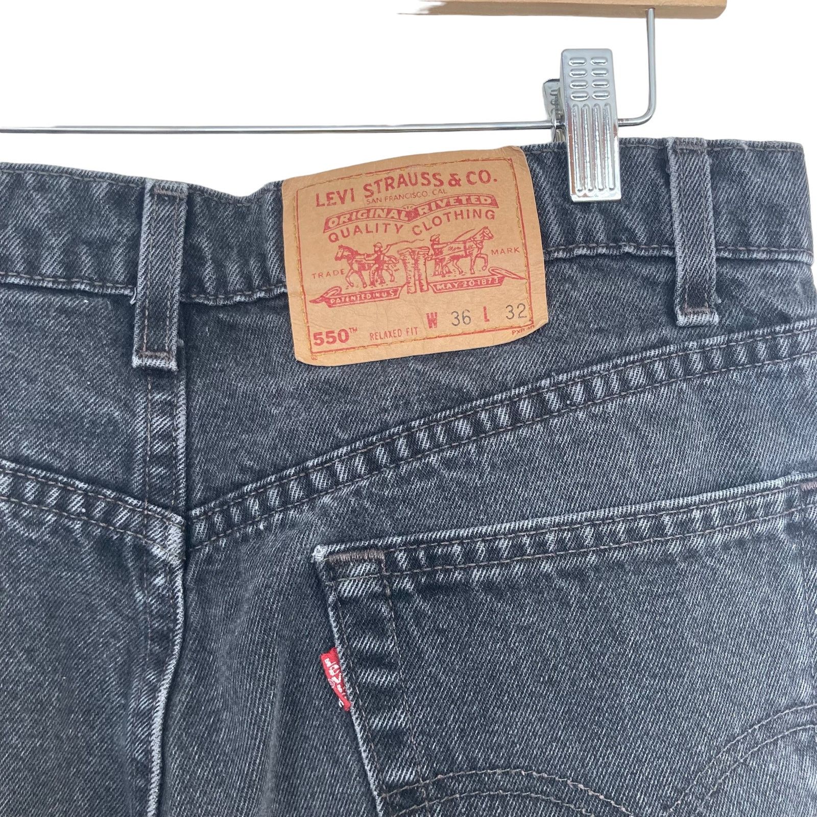 Levi's Levis 550 High Waisted Black Distressed Mom Jeans Sz 34 Size 34" / US 12 / IT 48 - 2 Thumbnail