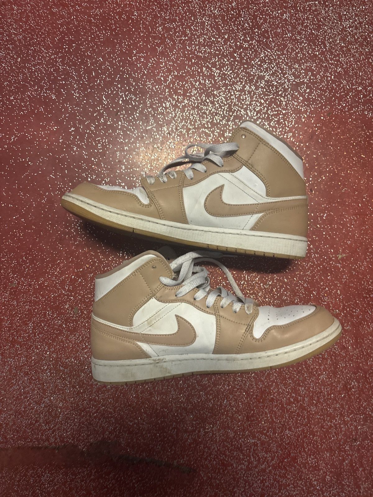 Nike Jordan mid tan gums Size US 11 / EU 44 - 1 Thumbnail