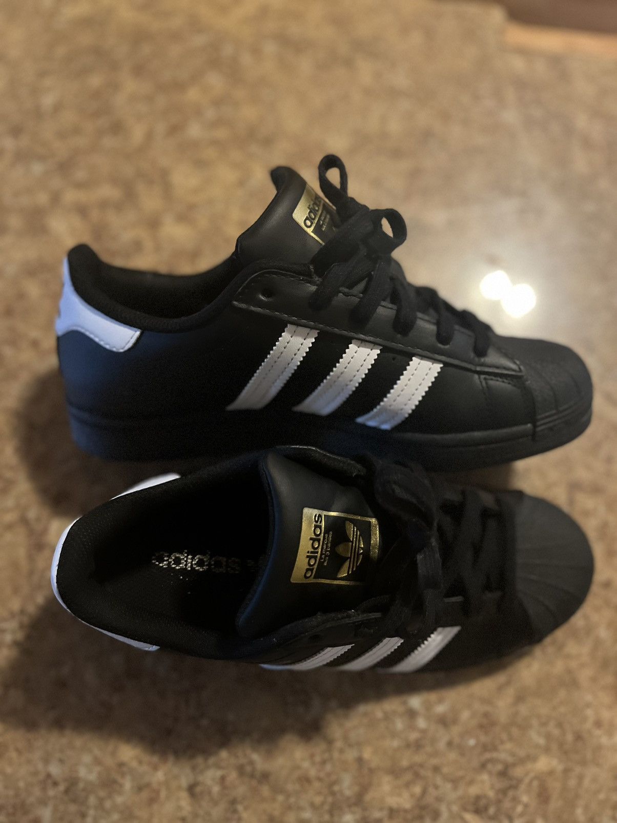 Adidas Adidas Superstar Size US 6.5 / EU 39-40 - 1 Thumbnail