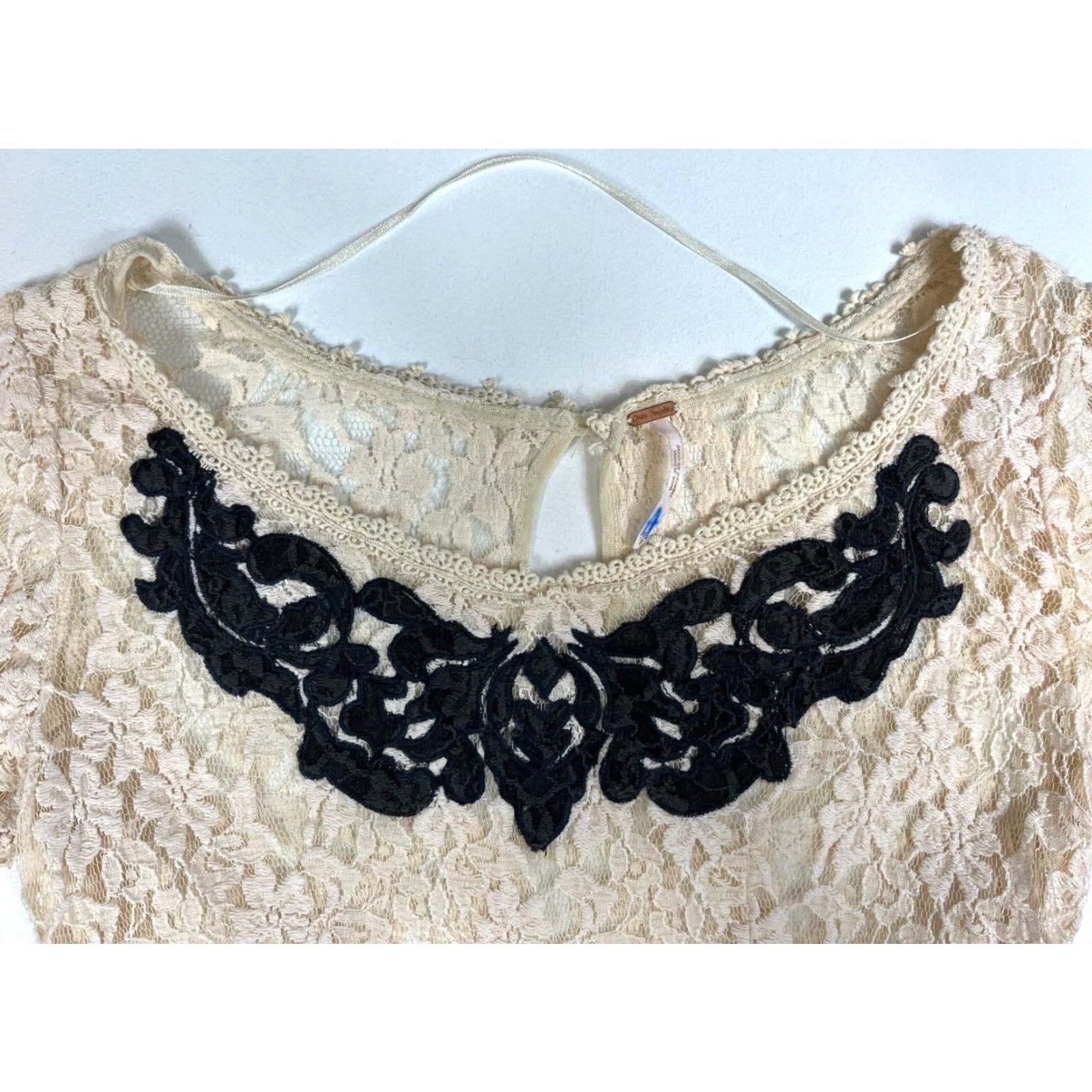 Free People VINTAGE Women’s Free People Short Sleeve Top Floral Lace Sheer Sz S Size S / US 4 / IT 40 - 4 Thumbnail