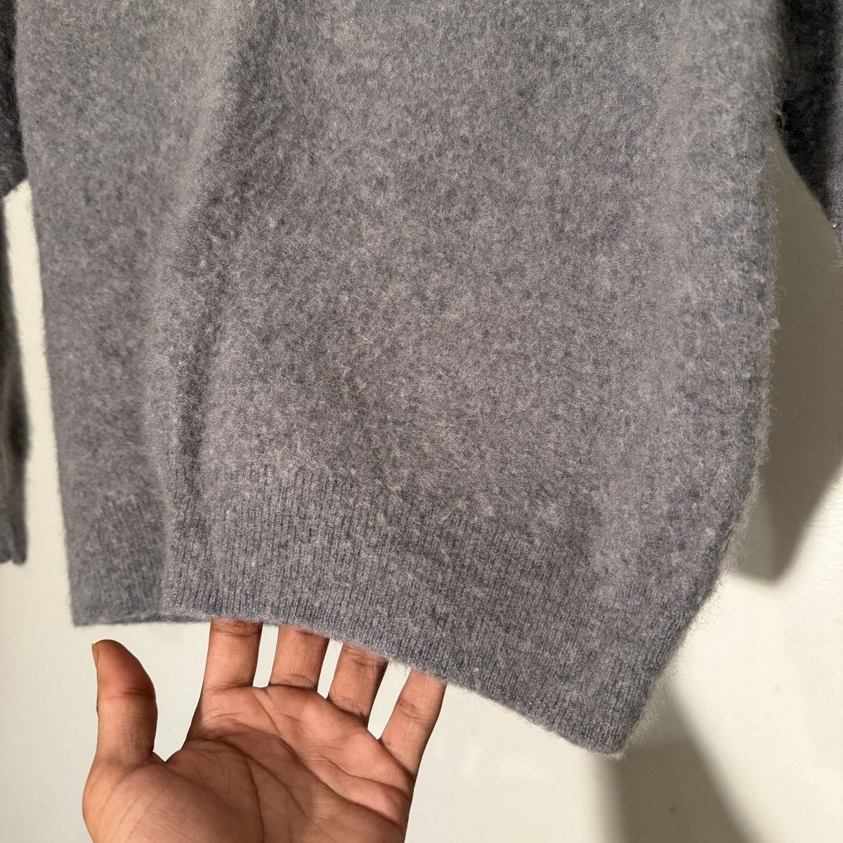 Jos. A. Bank Jos. A. Bank Brushed Cashmere V-Neck Sweater — Grey Size US L / EU 52-54 / 3 - 2 Thumbnail