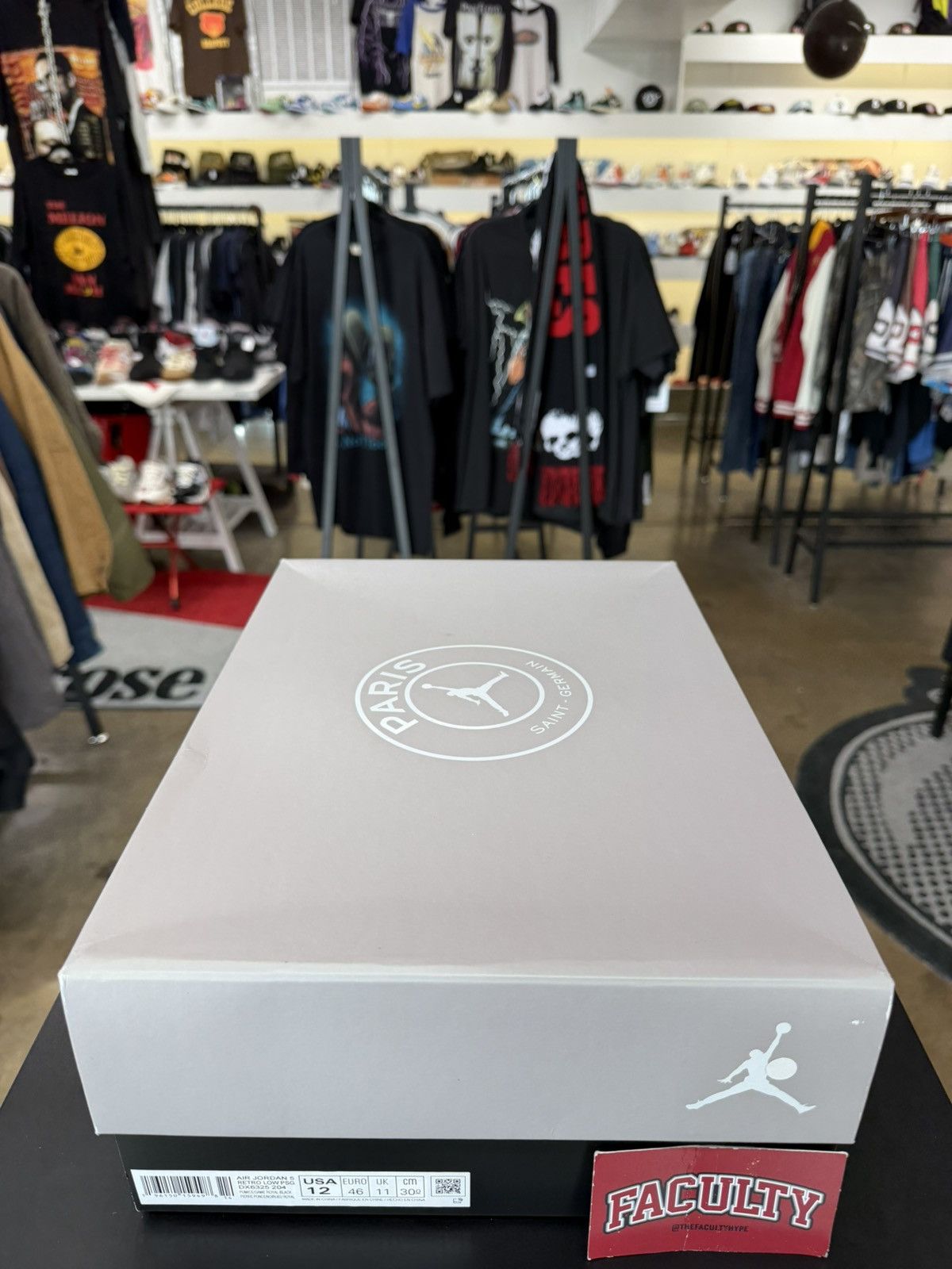 Jordan Brand Air Jordan 5 Low PSG Size 12 (2022) Size US 12 / EU 45 - 14 Thumbnail